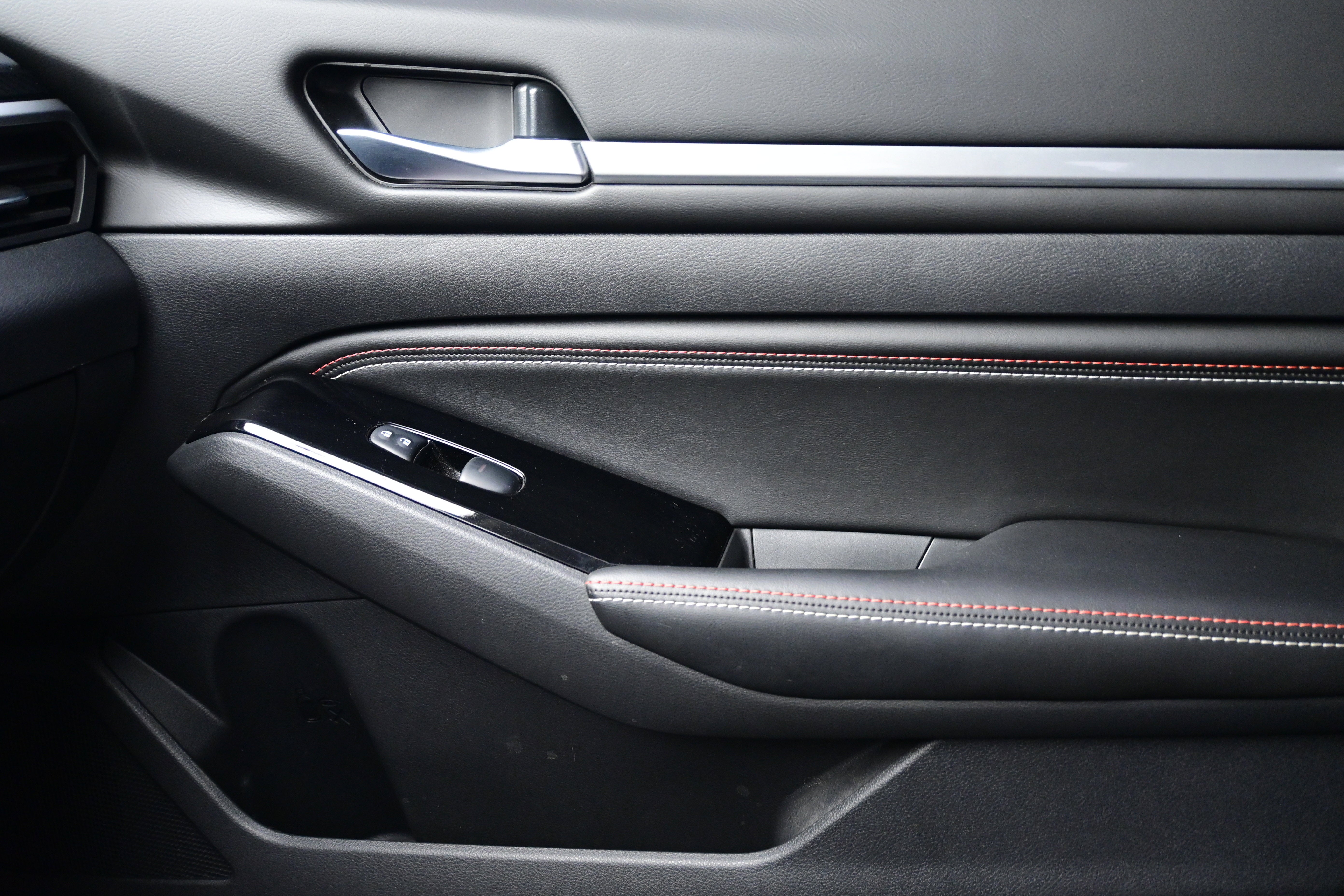 2023 Nissan Altima SR