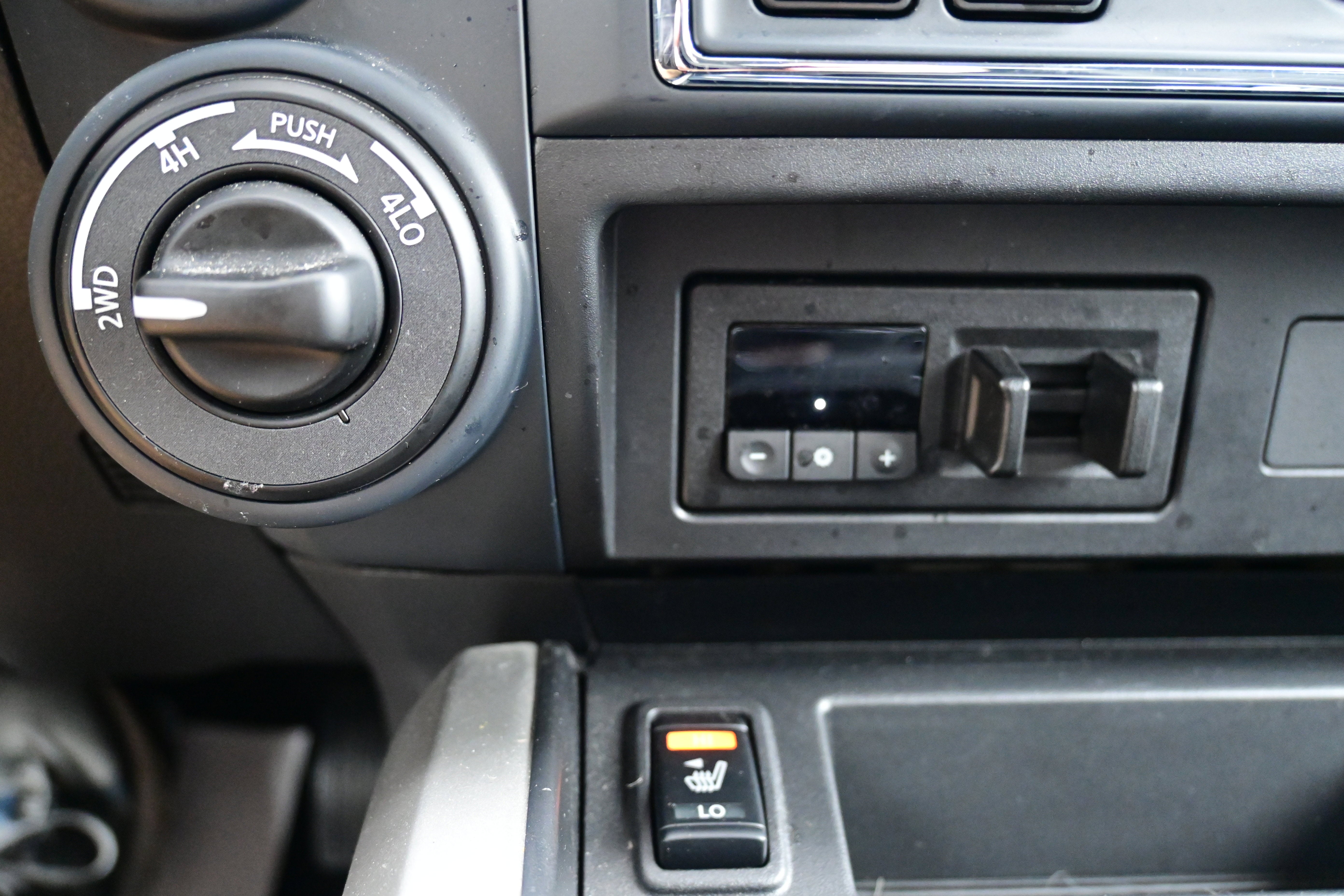 2024 Nissan Titan Crew Cab SV