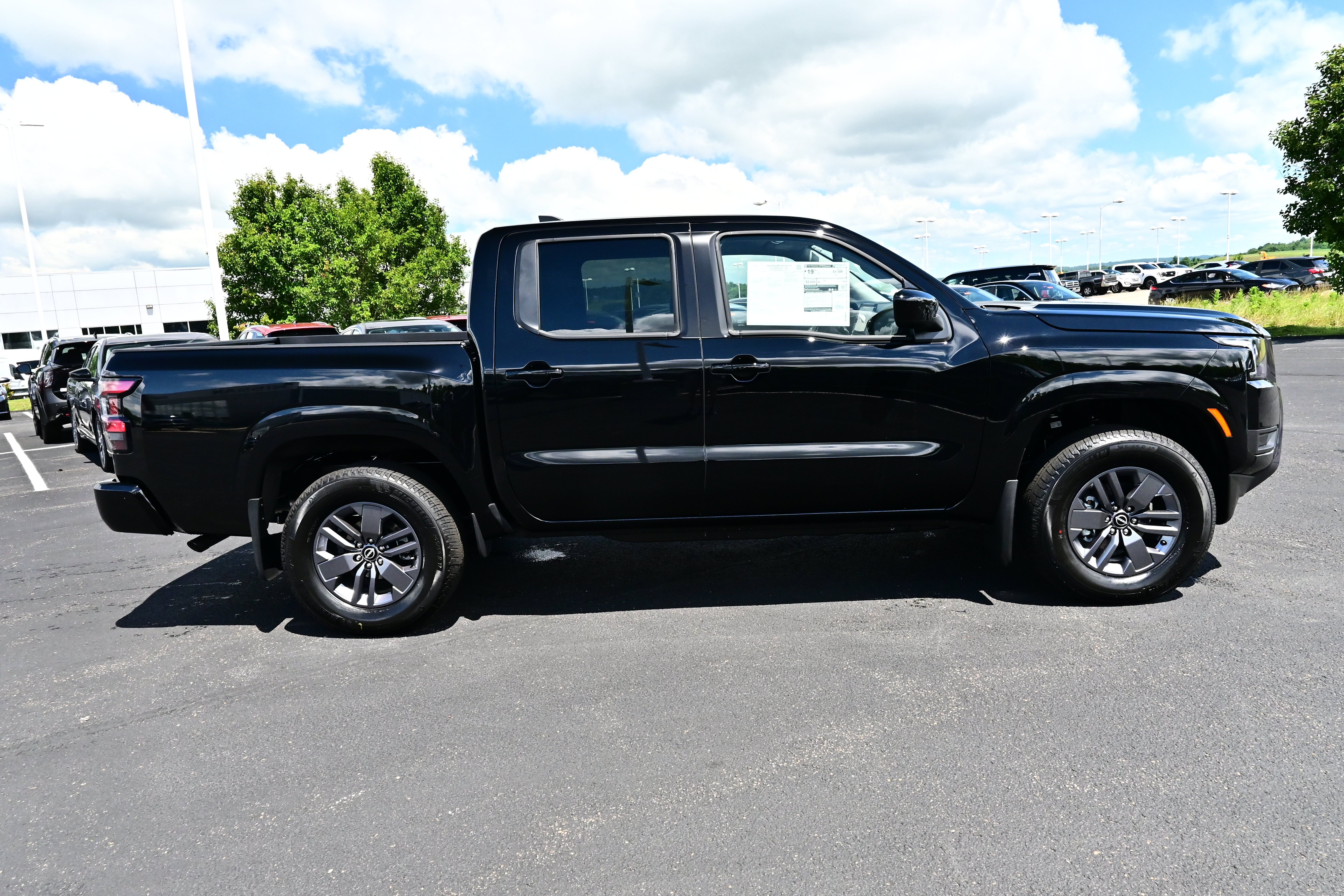2026 Nissan Frontier Crew Cab SV