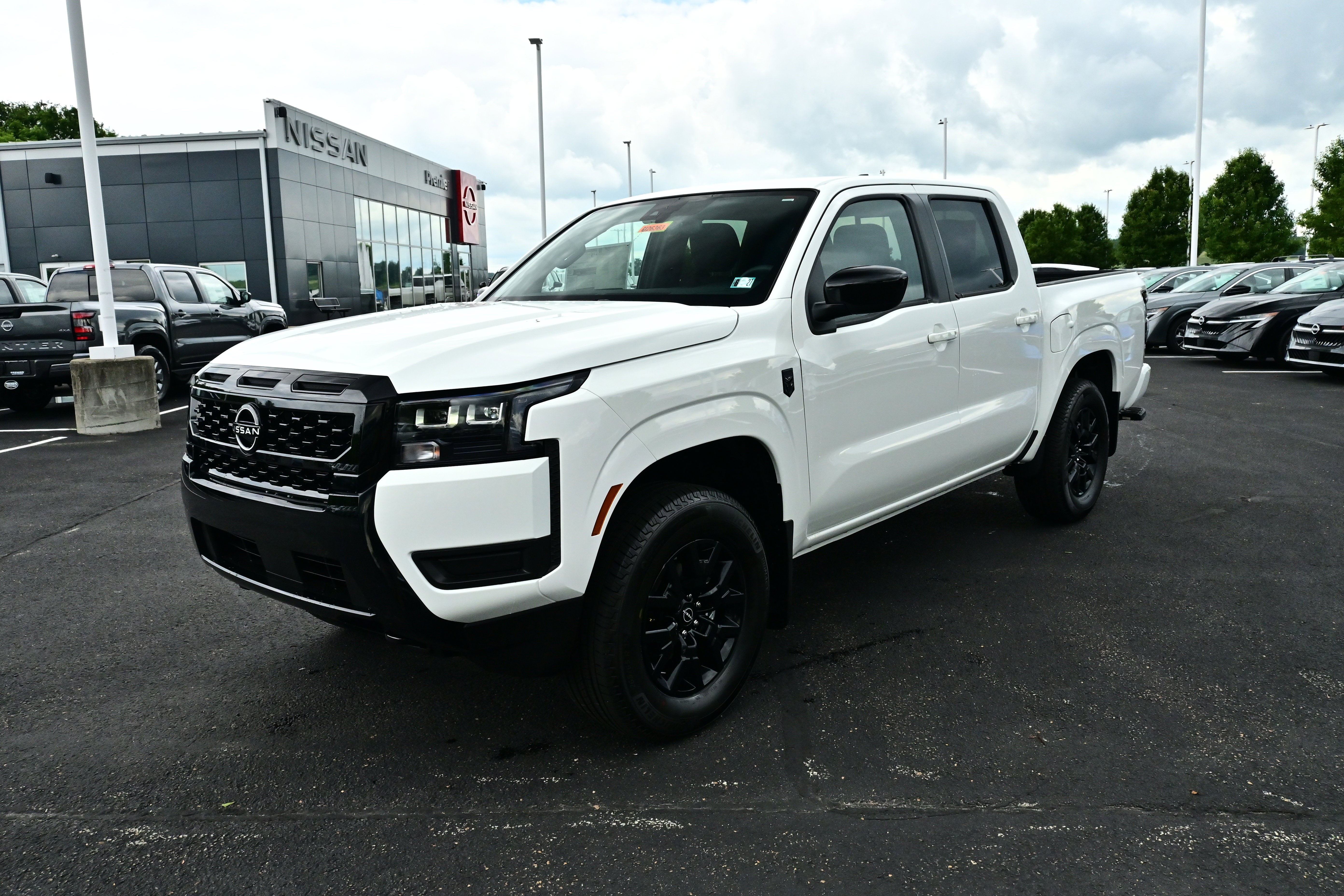 2026 Nissan Frontier Crew Cab SV