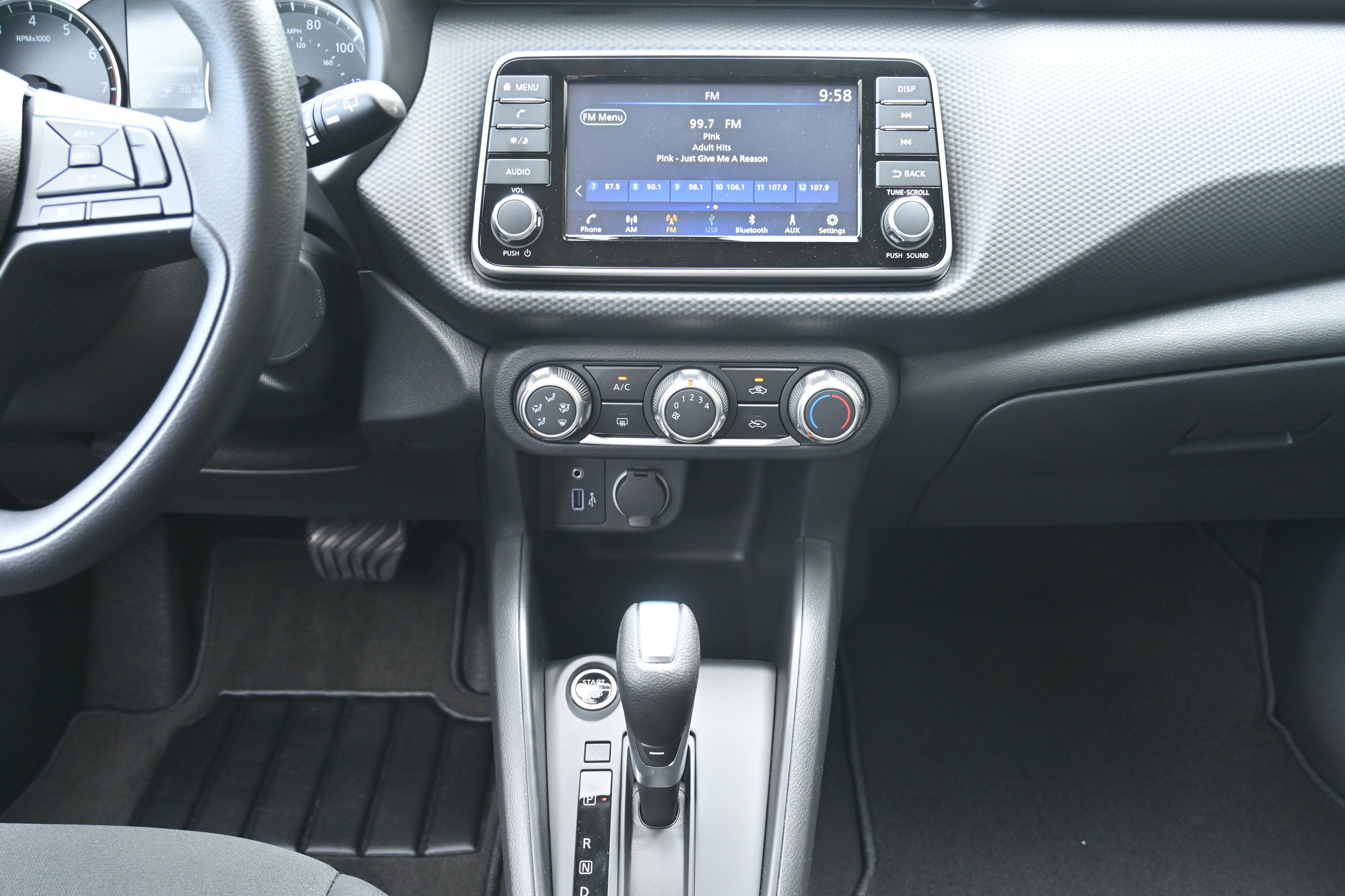 2025 Nissan Kicks Play S