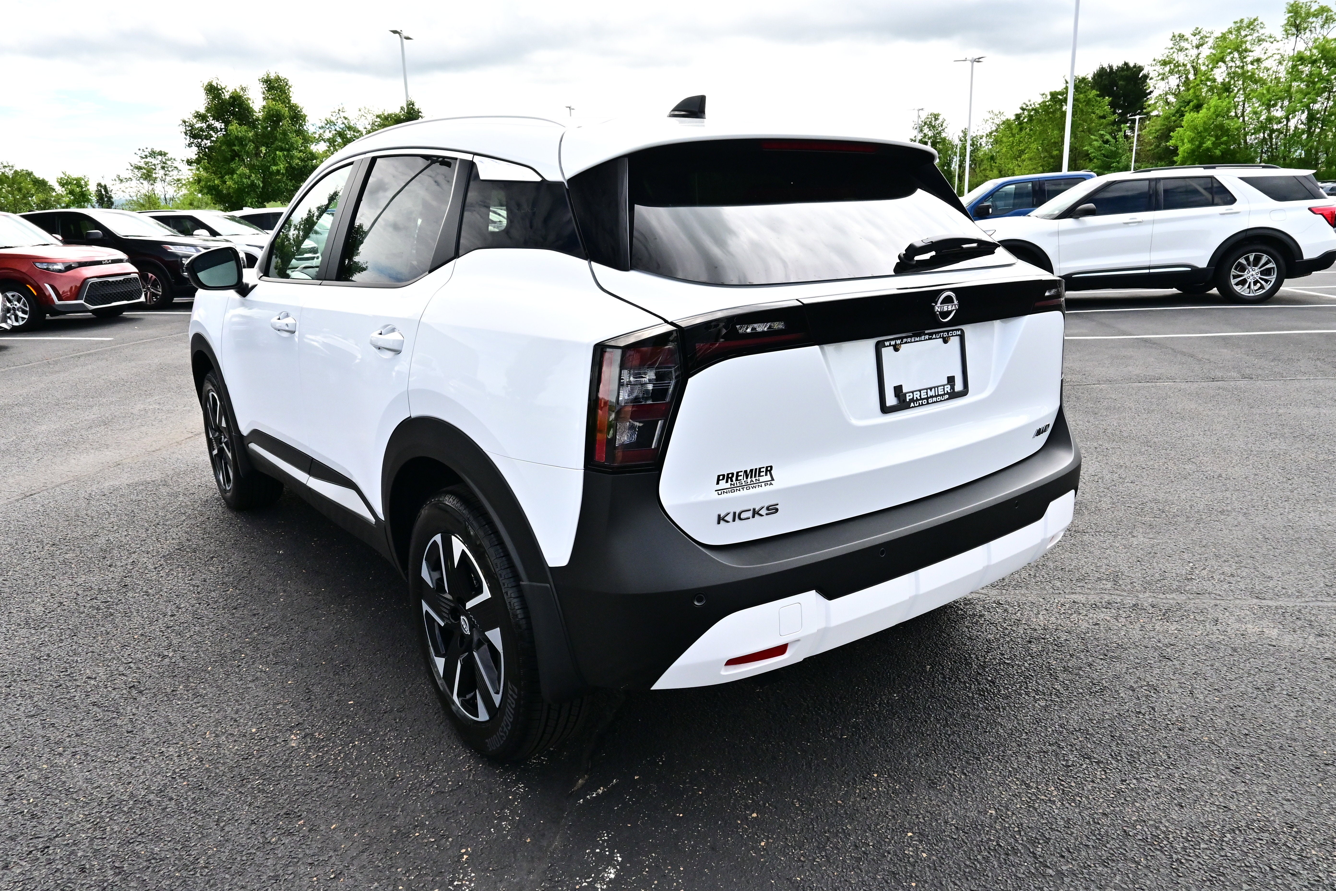 2026 Nissan Kicks SV