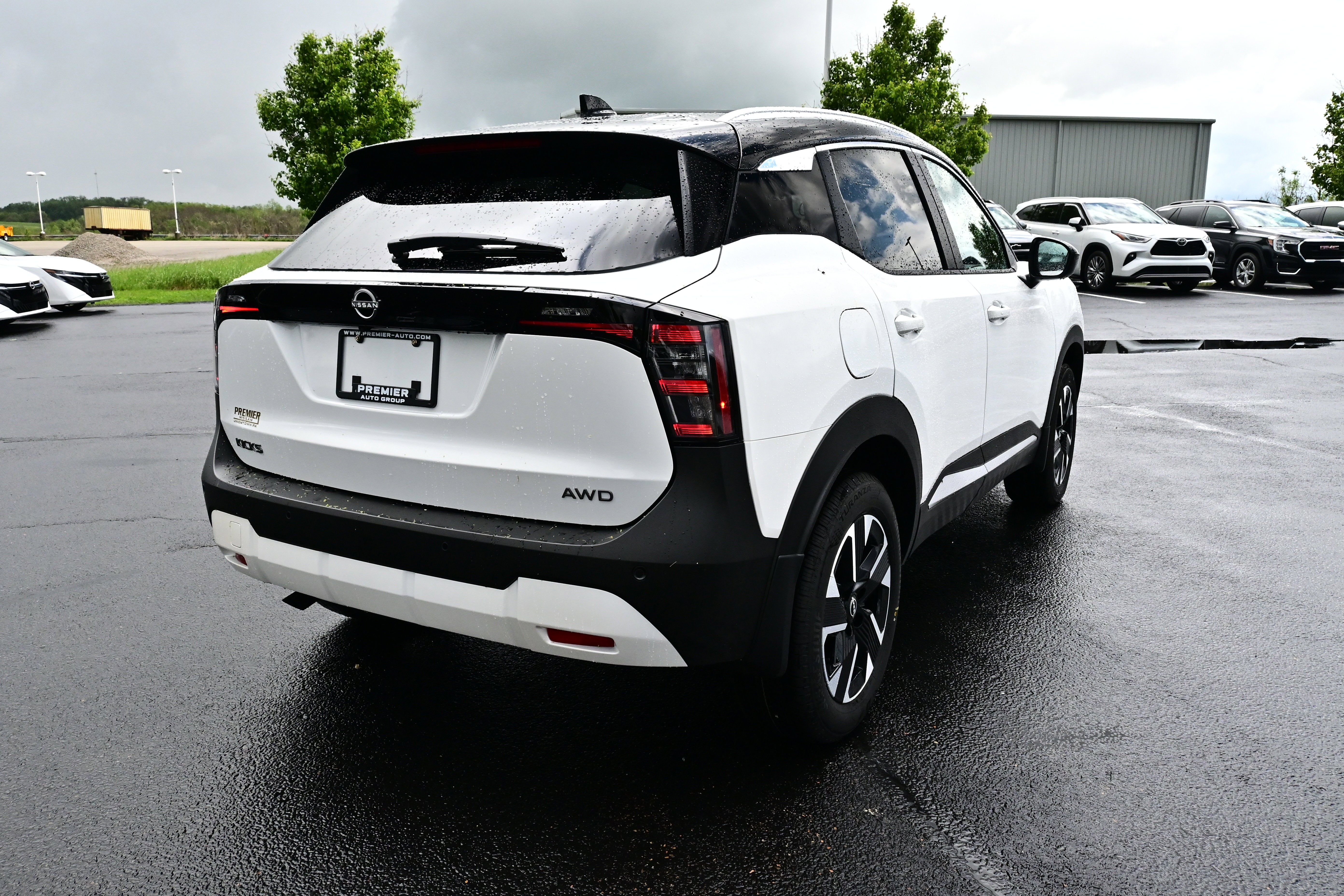 2026 Nissan Kicks SV