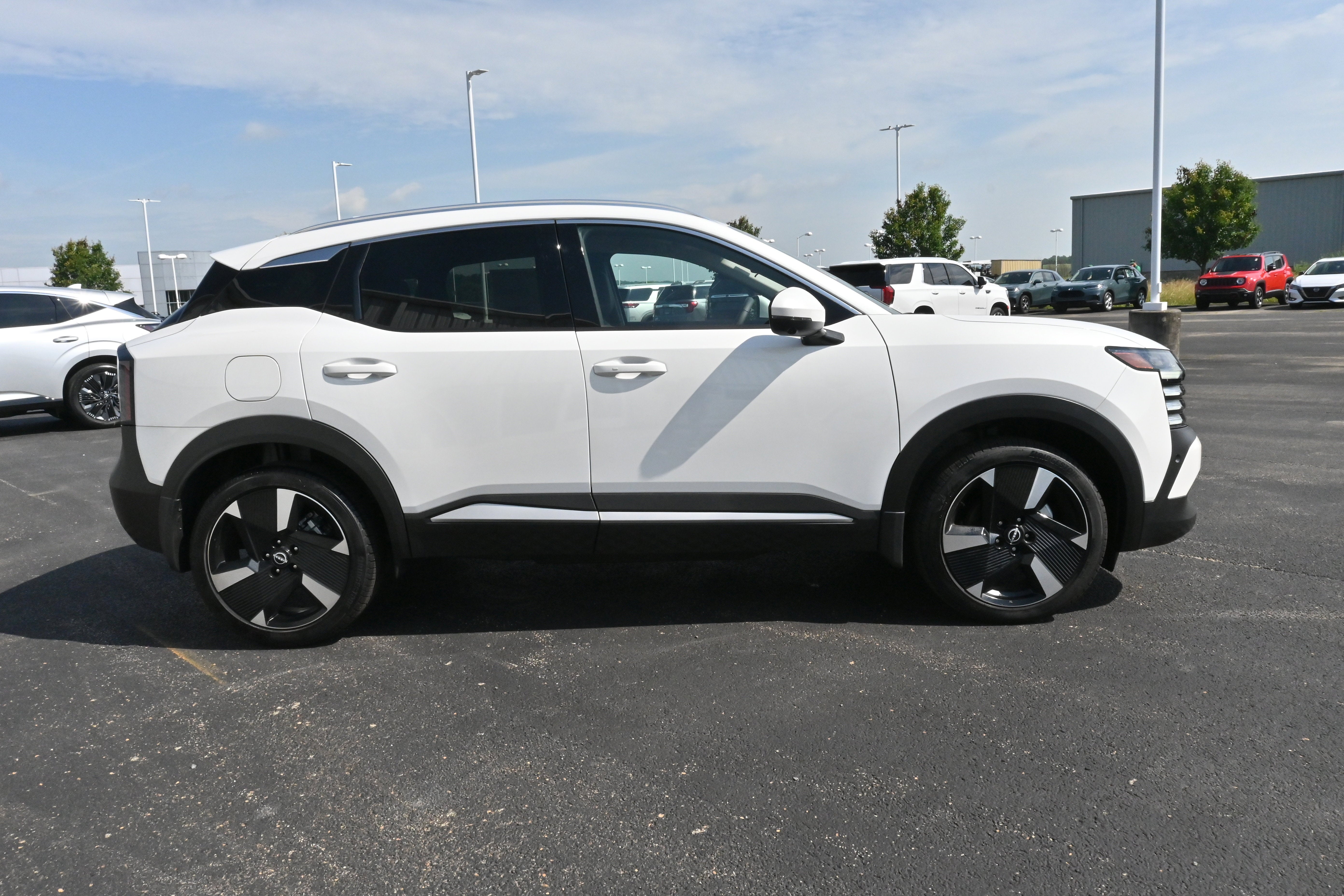2025 Nissan Kicks SR