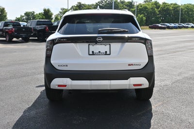 2025 Nissan Kicks SR