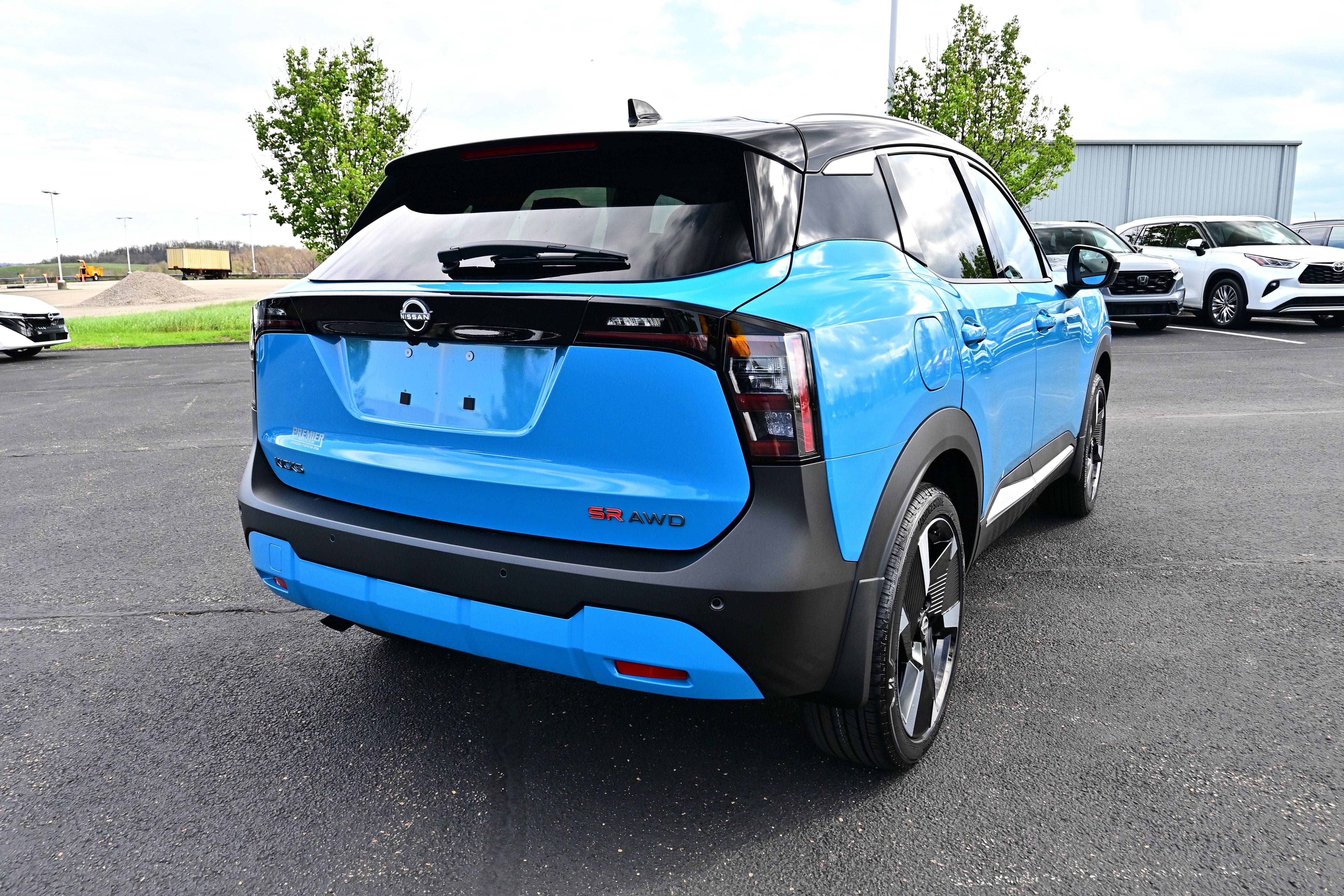 2026 Nissan Kicks SR