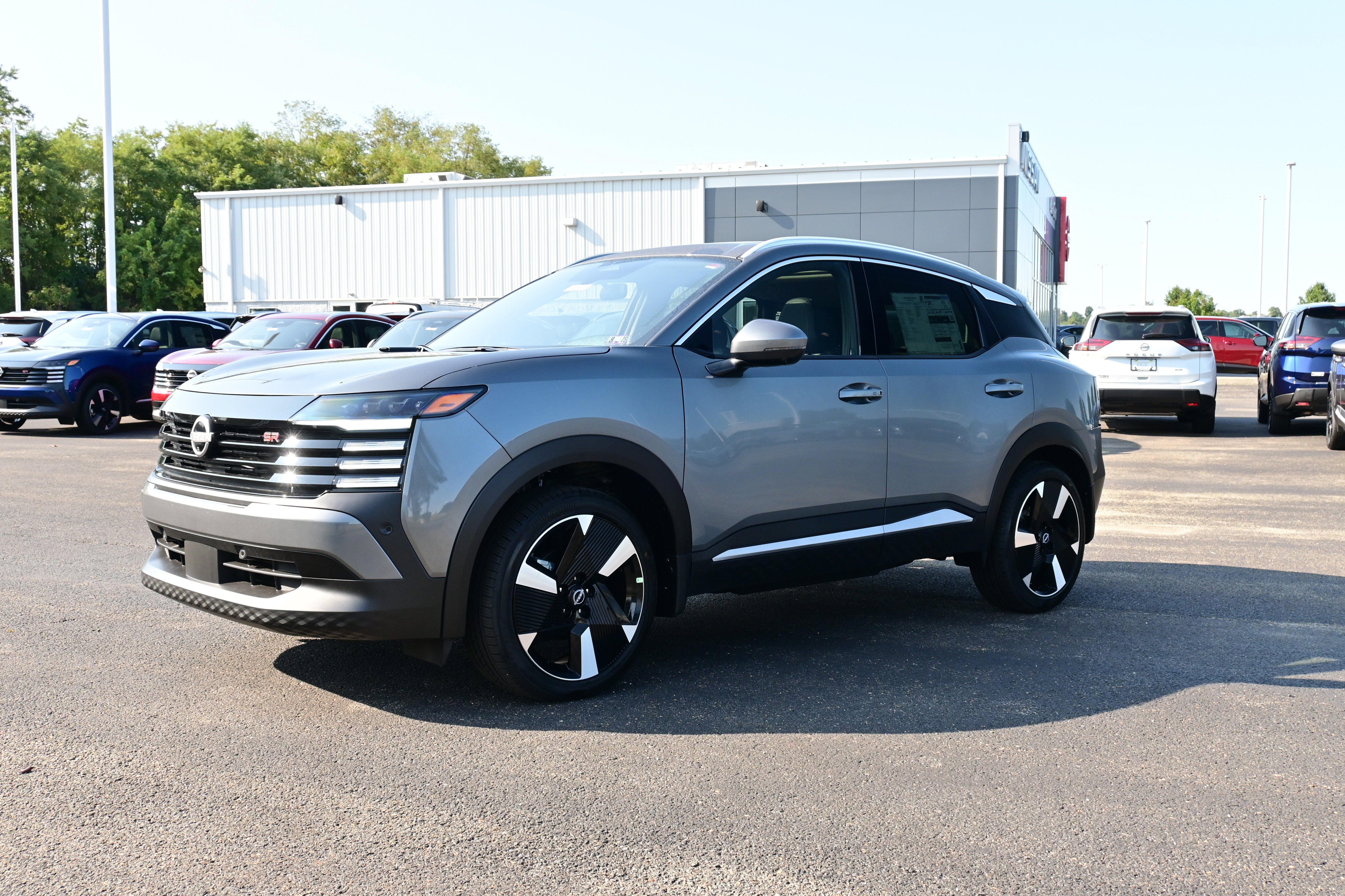 2025 Nissan Kicks SR