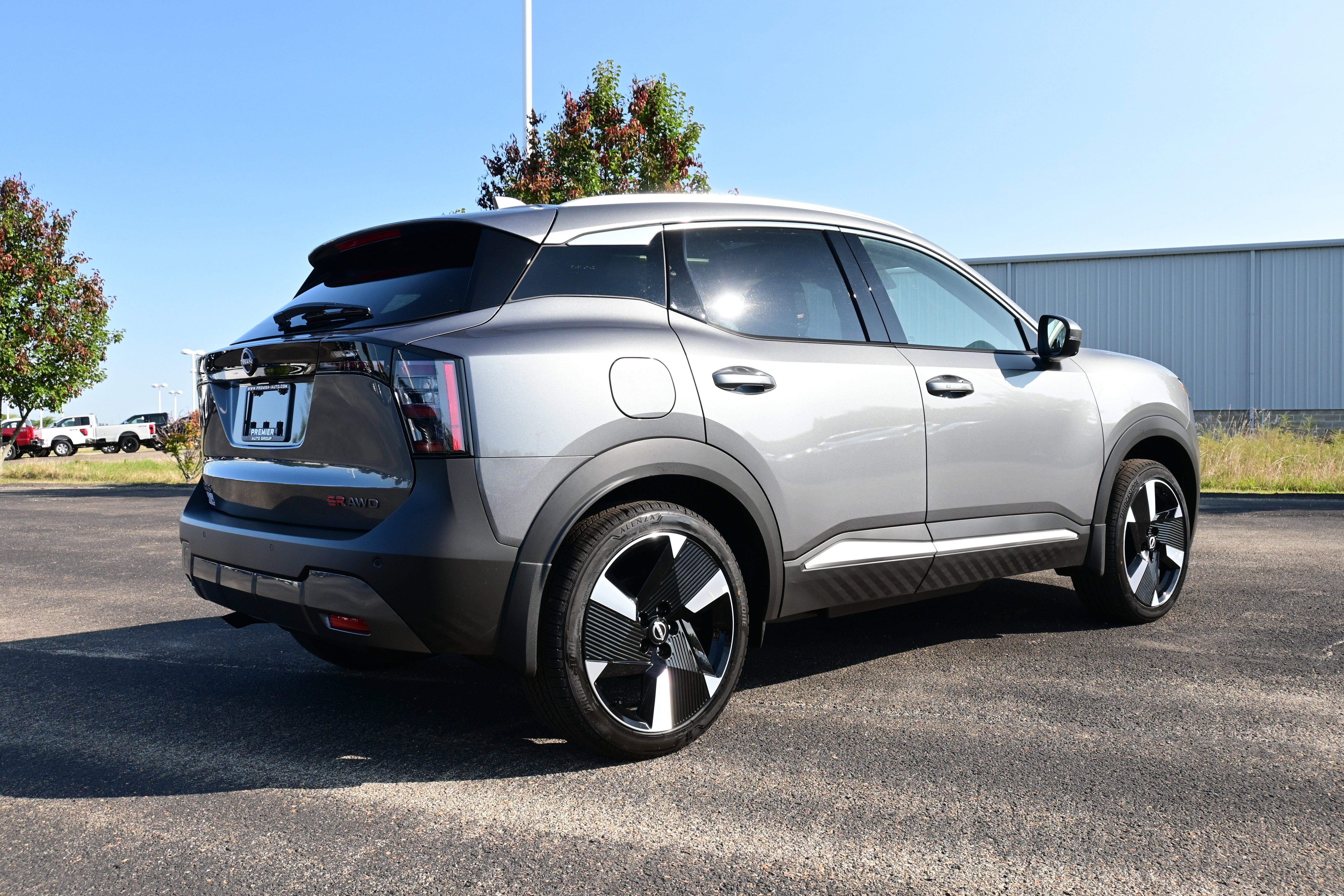 2025 Nissan Kicks SR