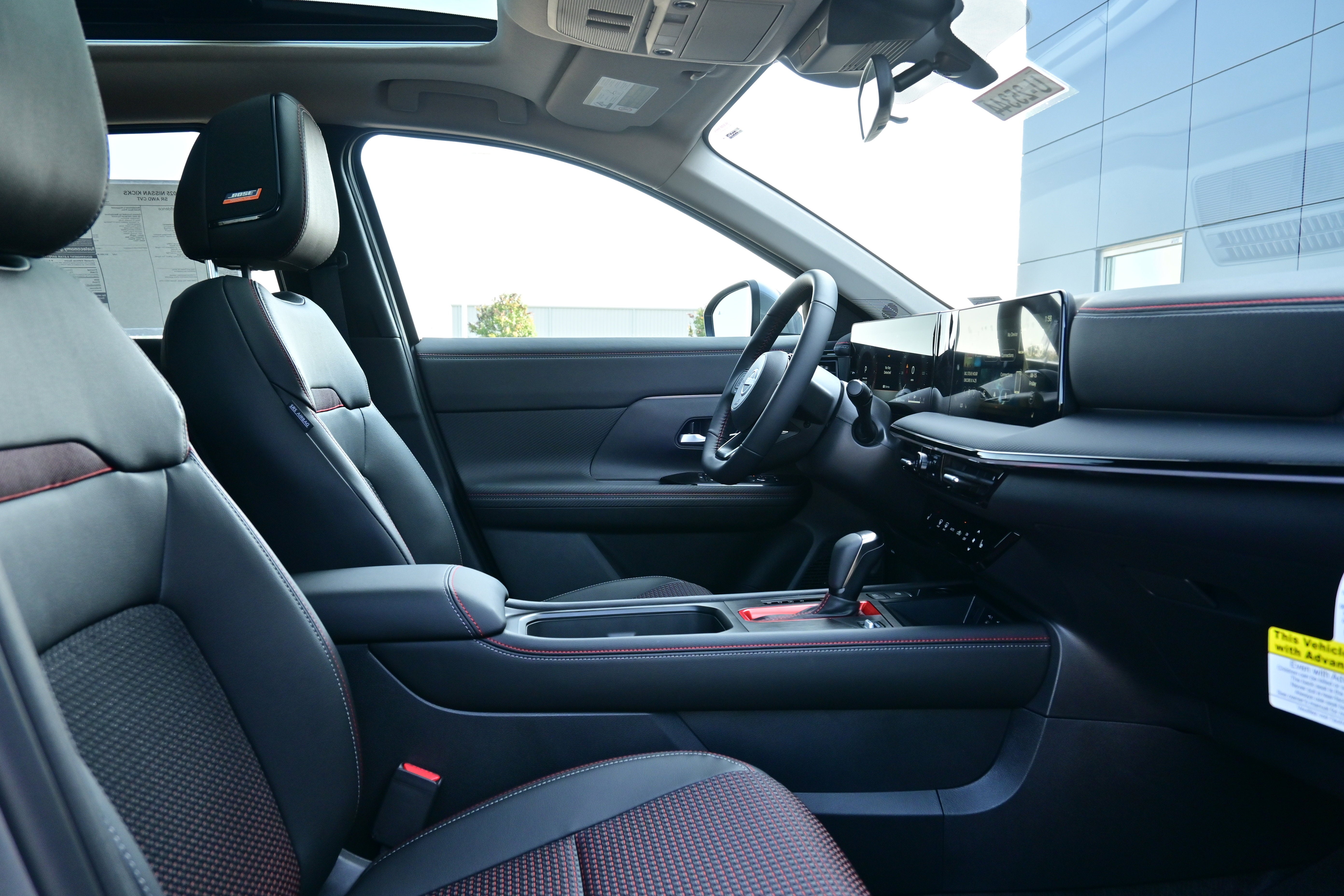 2025 Nissan Kicks SR