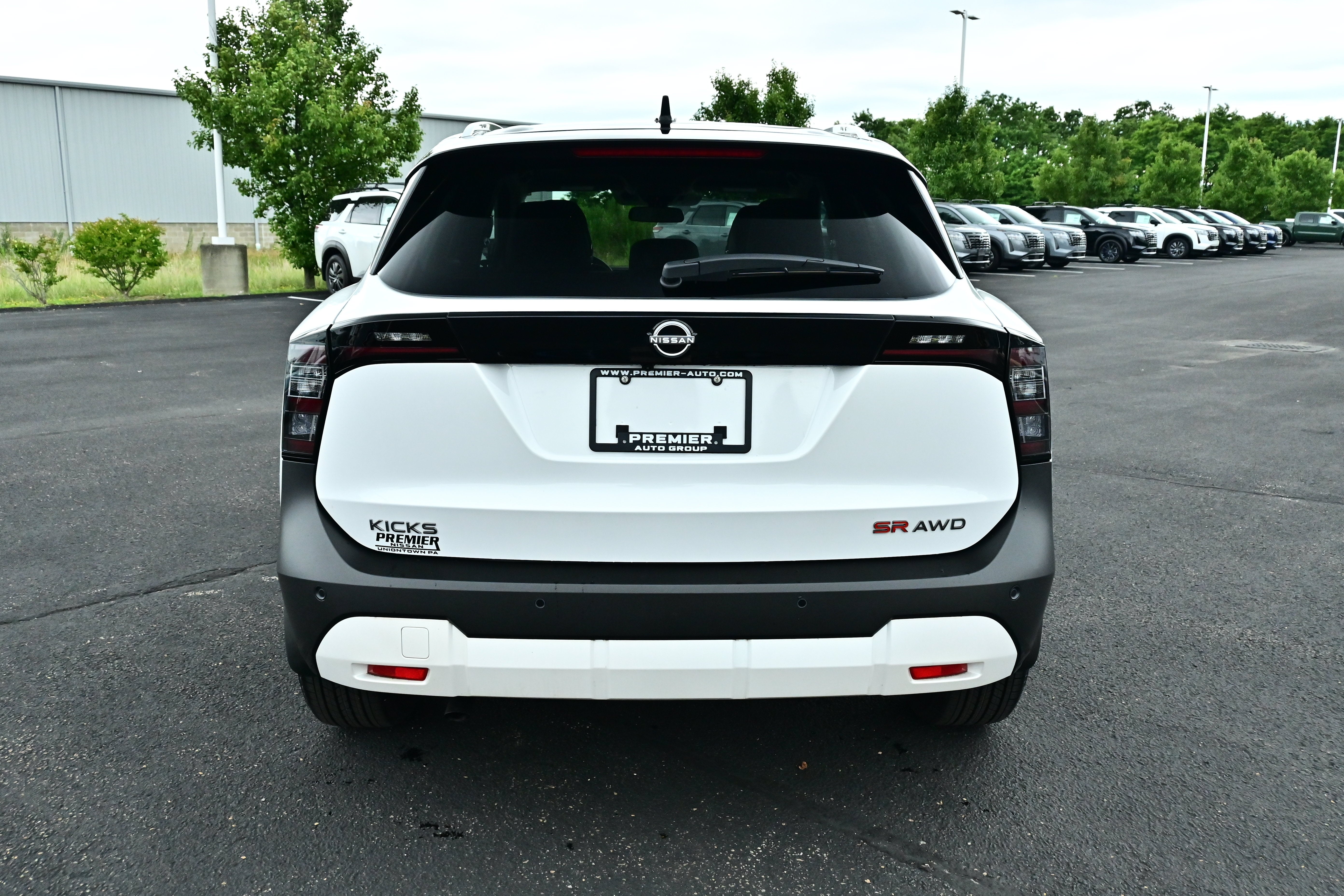 2026 Nissan Kicks SR