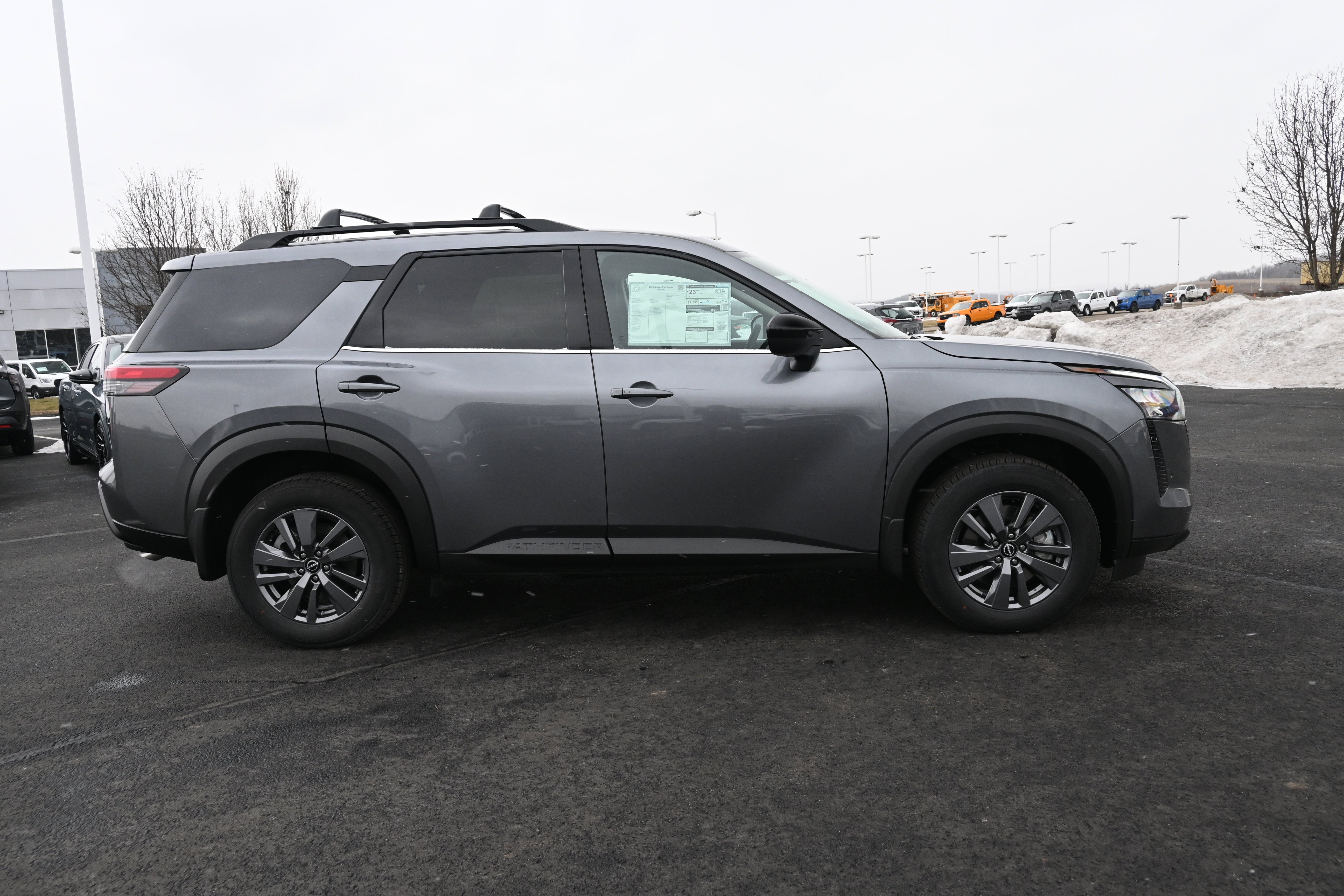 2026 Nissan Pathfinder SV