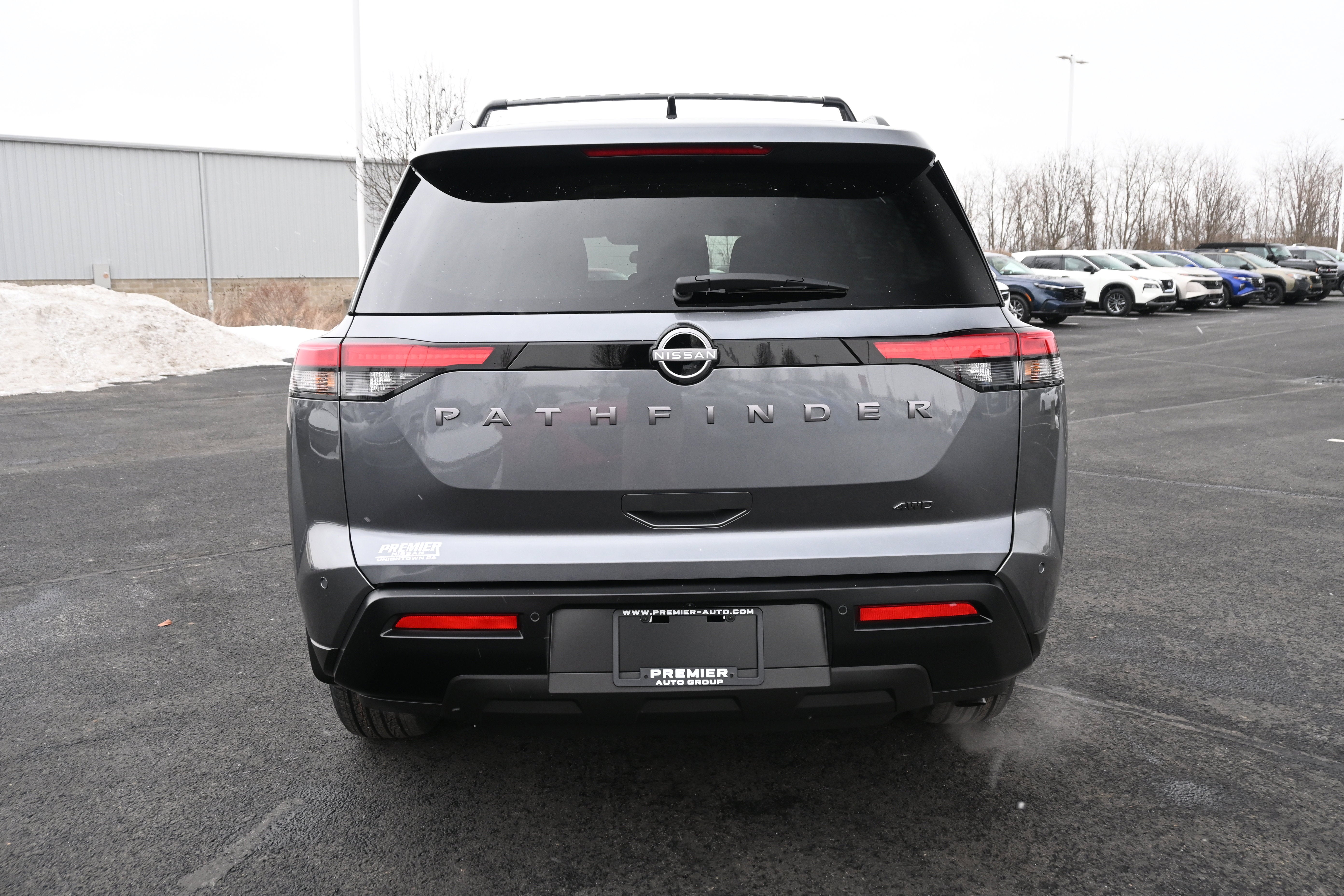 2026 Nissan Pathfinder SV