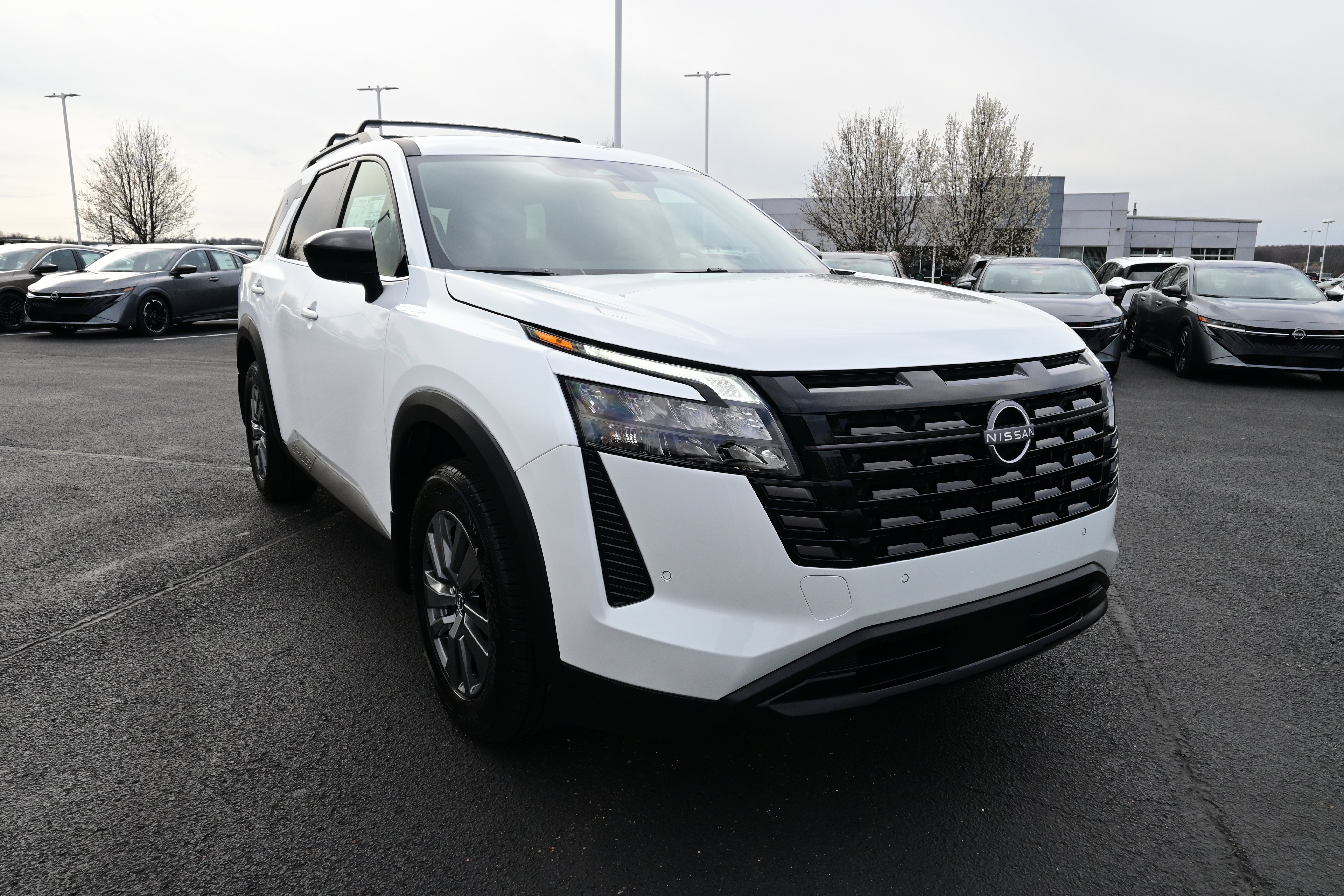 2026 Nissan Pathfinder SV