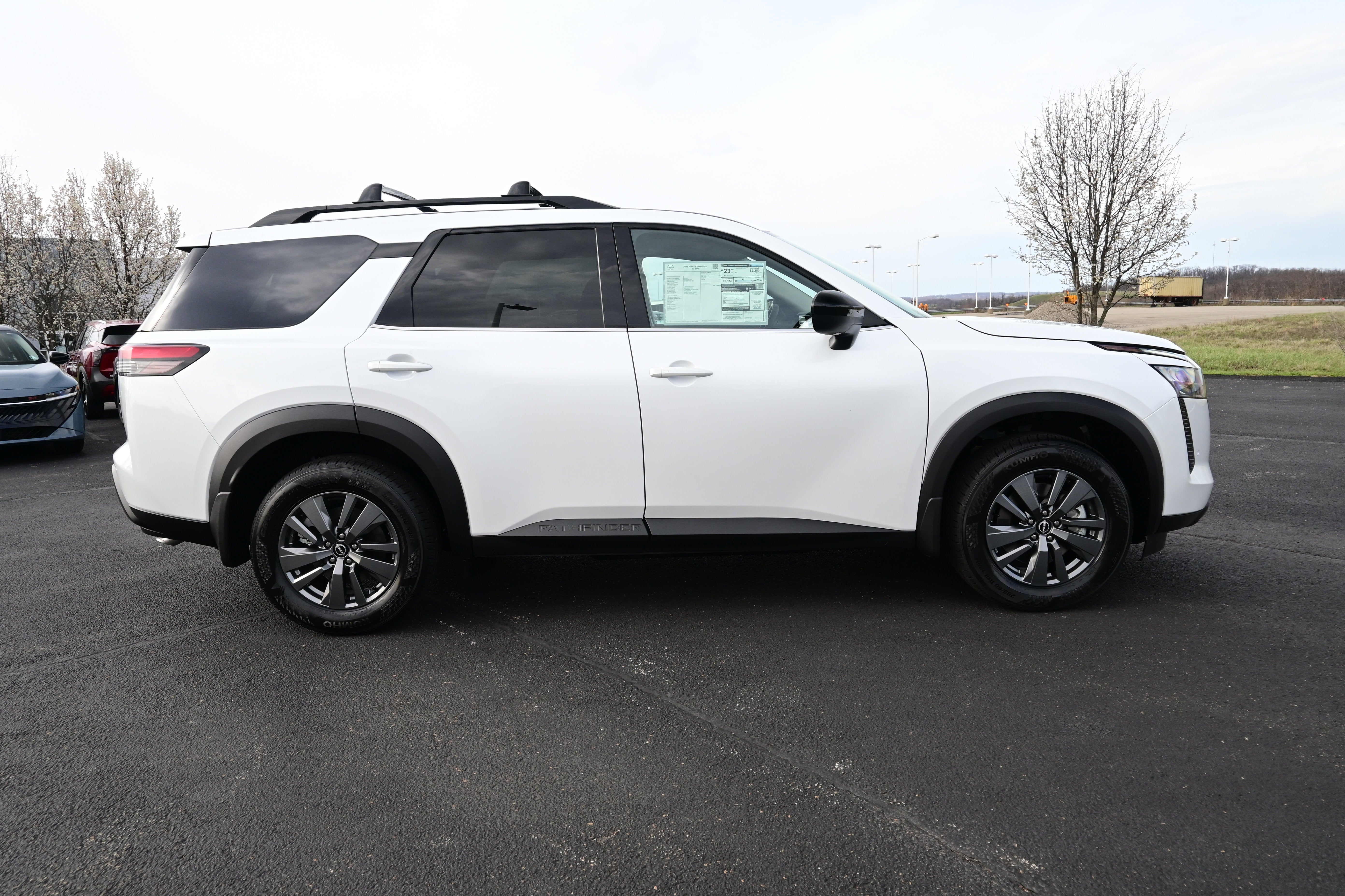 2026 Nissan Pathfinder SV