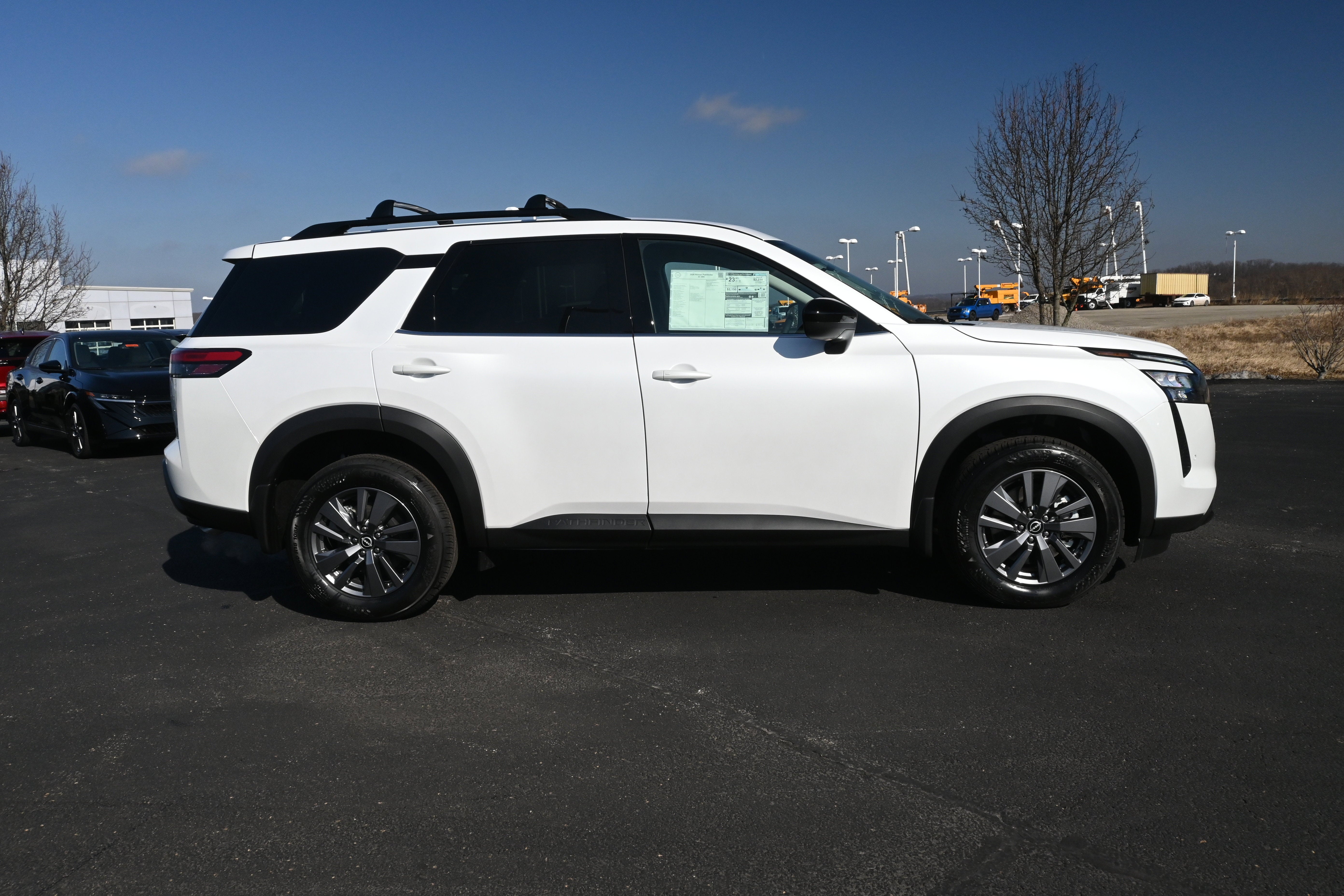 2026 Nissan Pathfinder SV