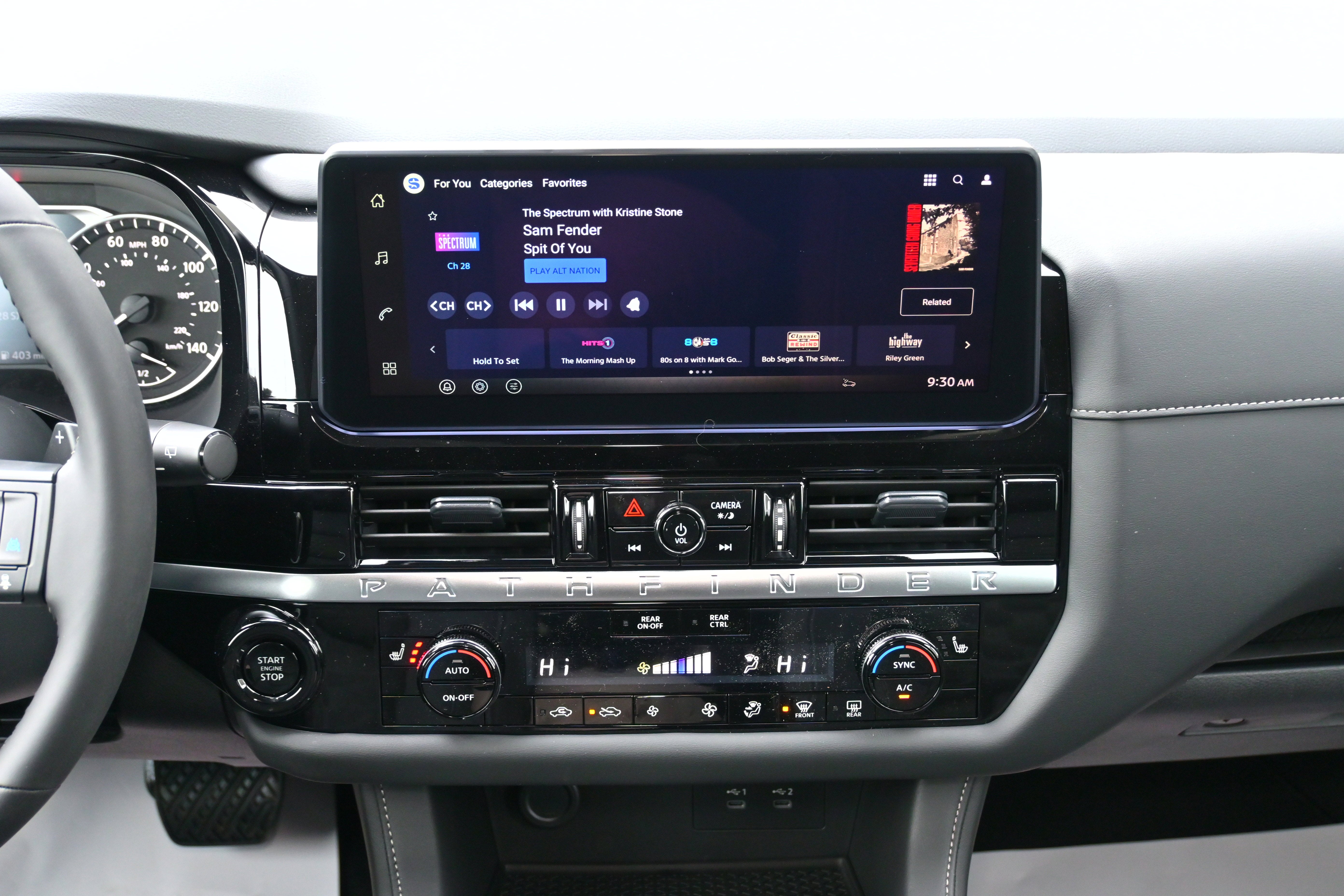 2026 Nissan Pathfinder SV