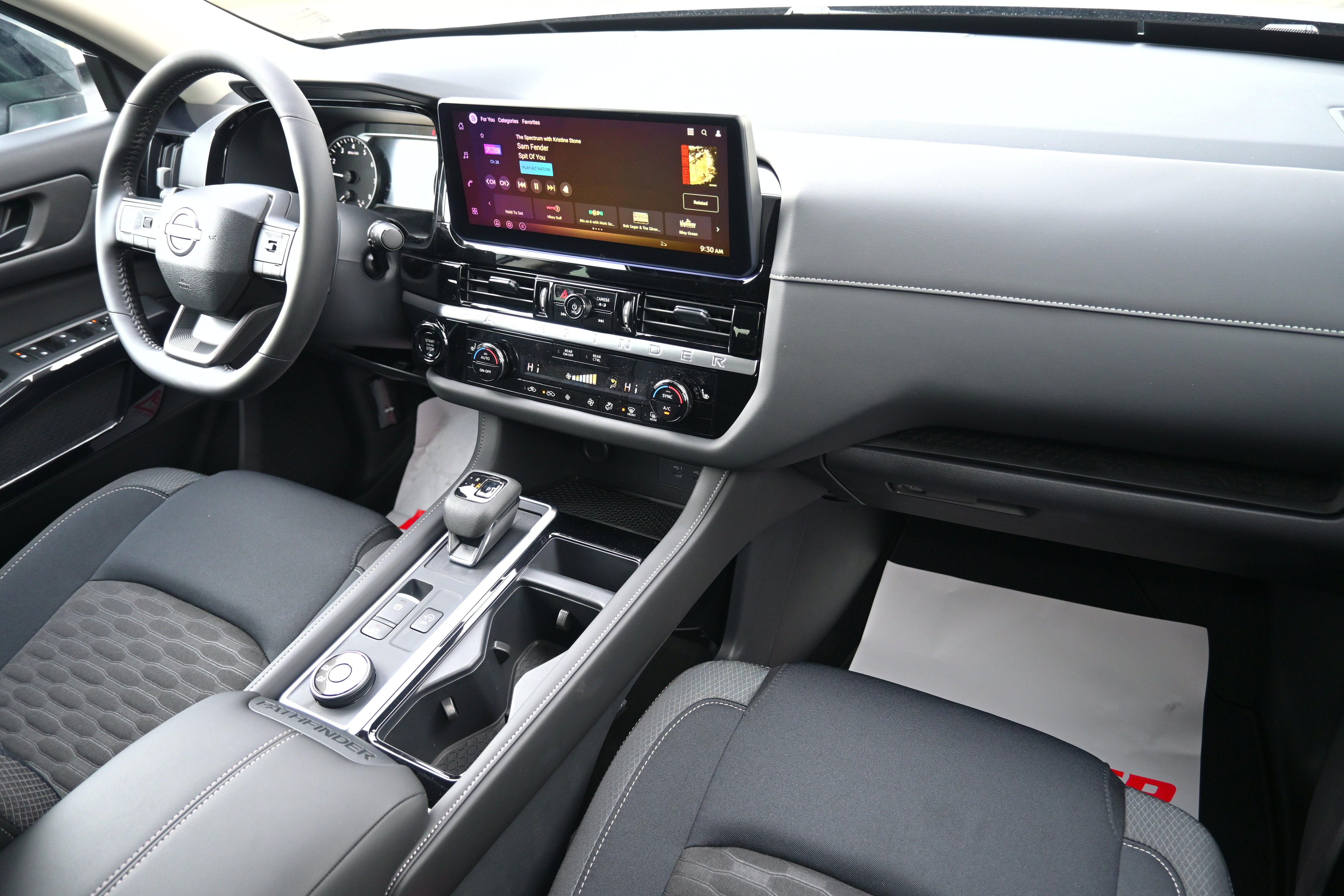 2026 Nissan Pathfinder SV