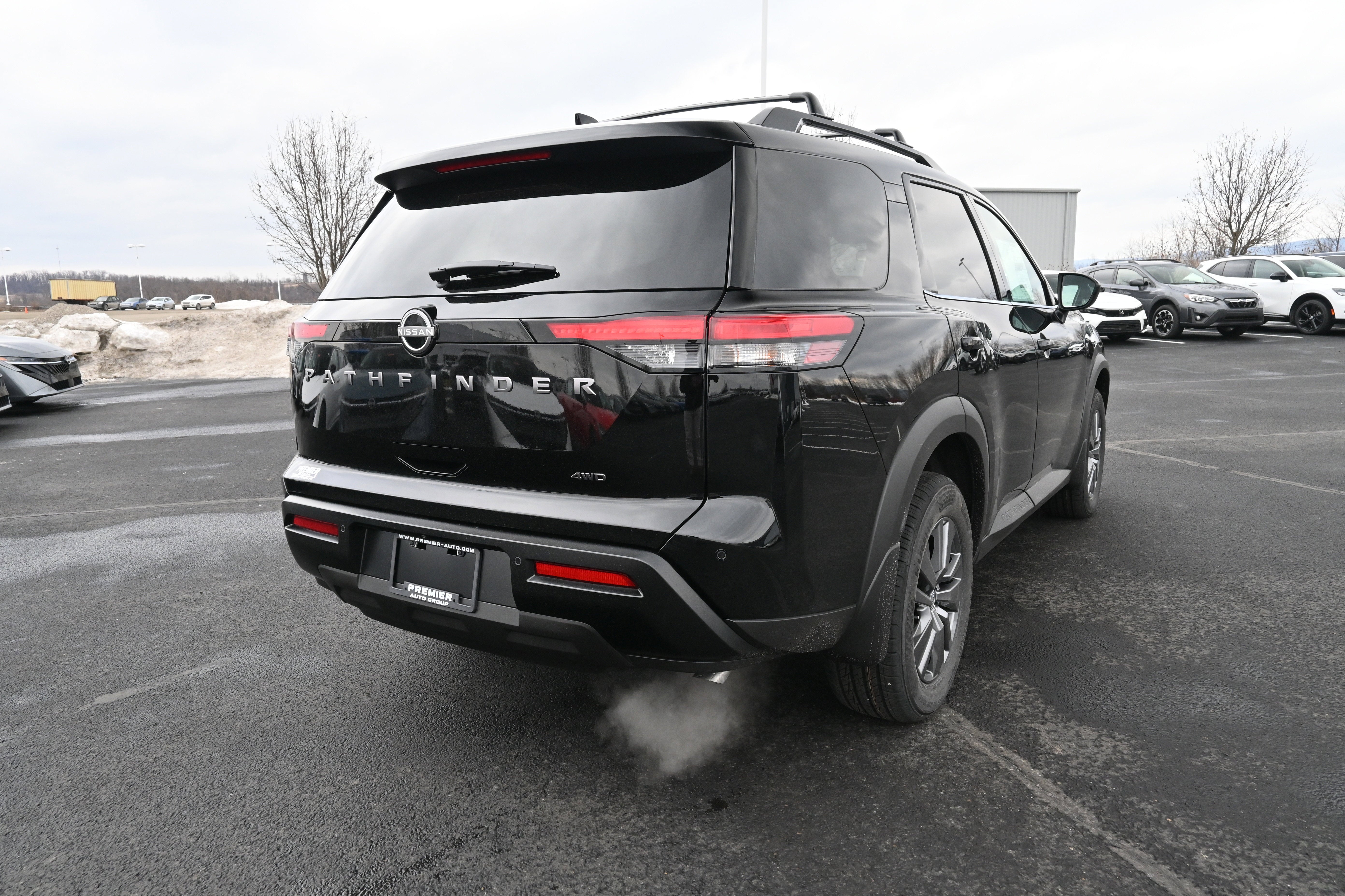 2026 Nissan Pathfinder SV