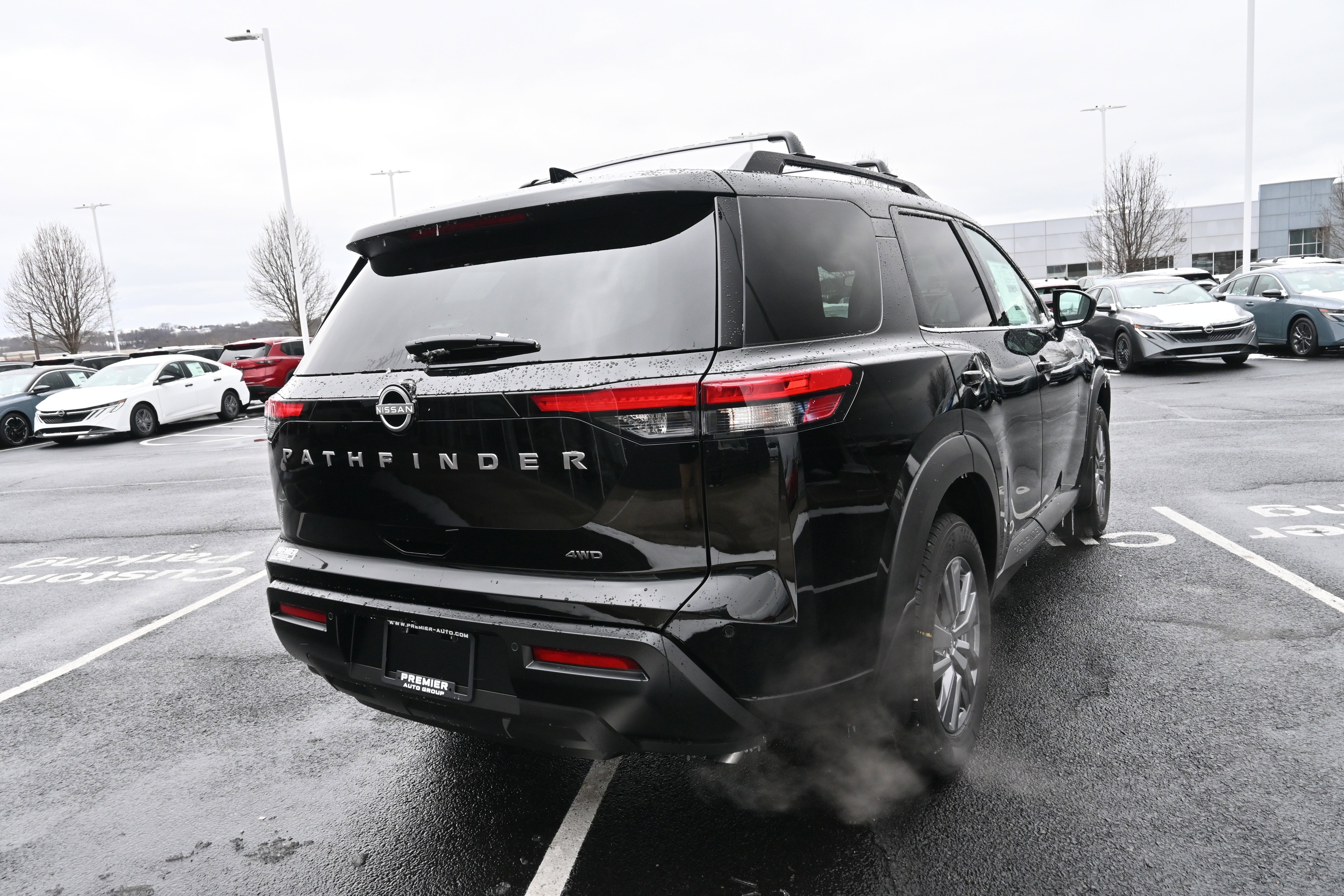 2026 Nissan Pathfinder SV