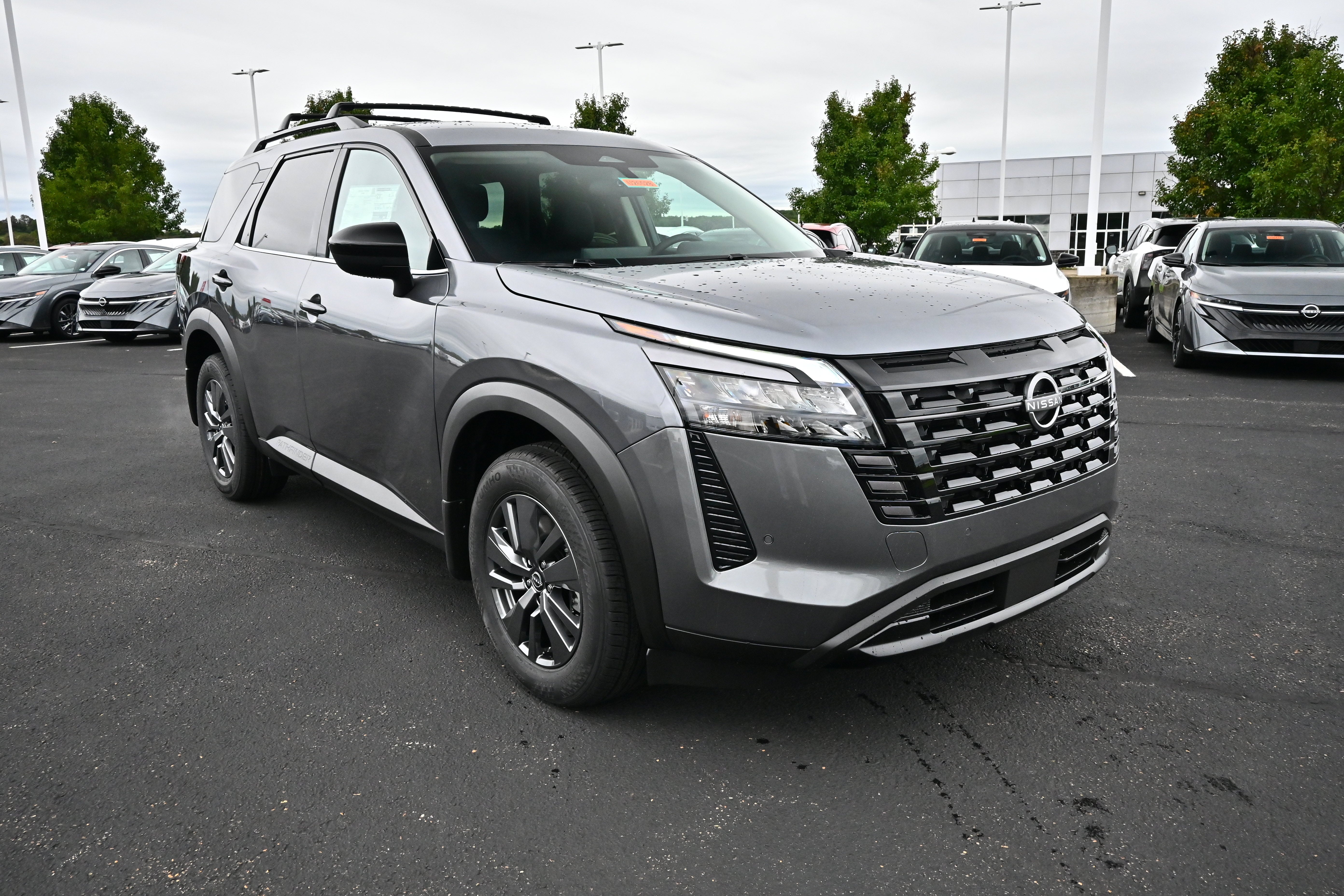 2026 Nissan Pathfinder SV