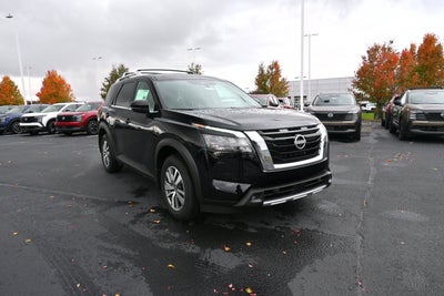 2025 Nissan Pathfinder SL