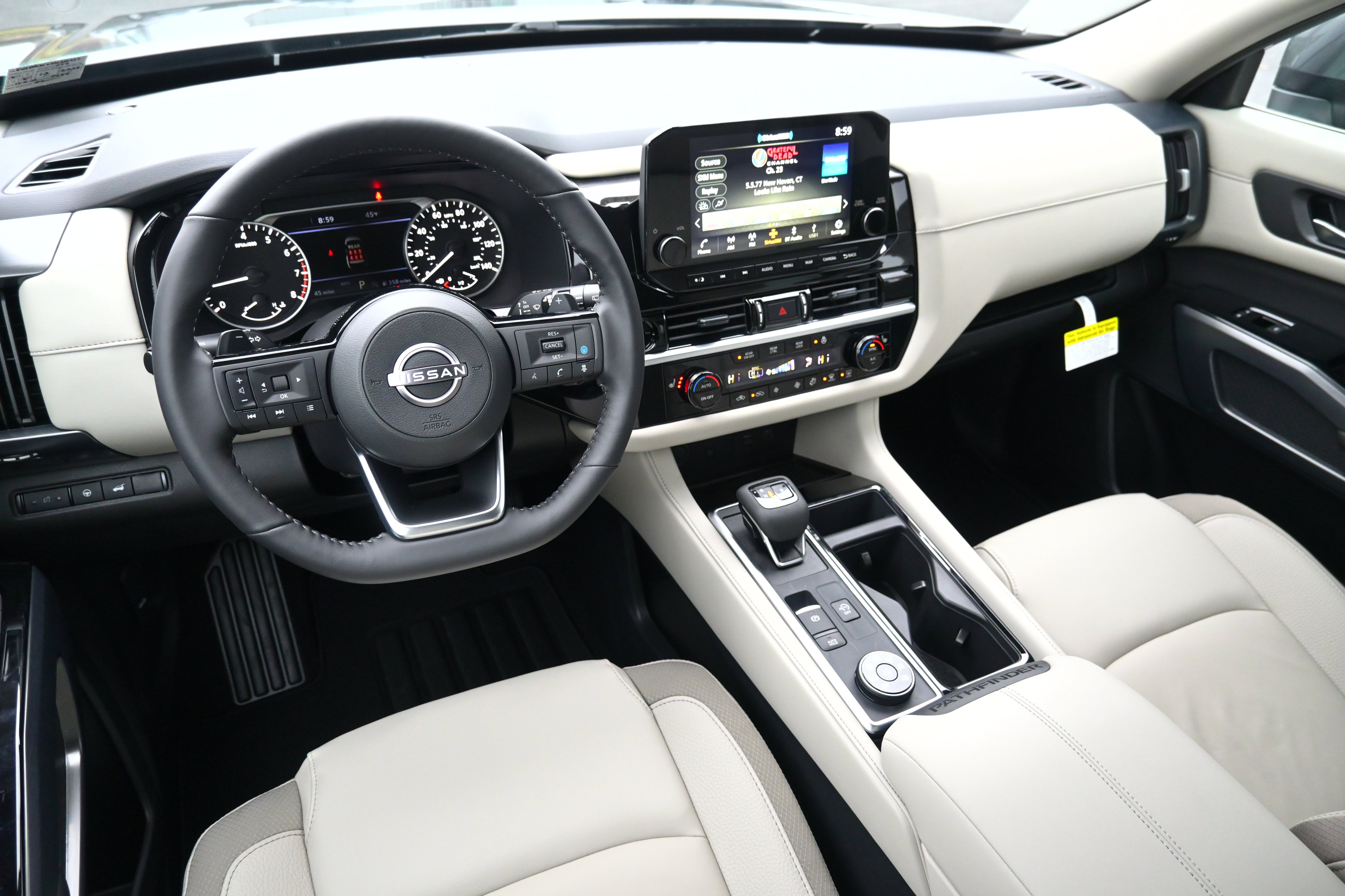 2025 Nissan Pathfinder SL