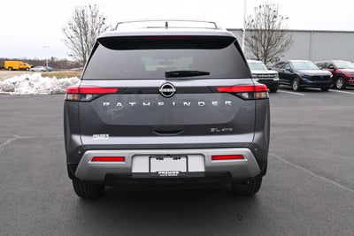 2025 Nissan Pathfinder SL