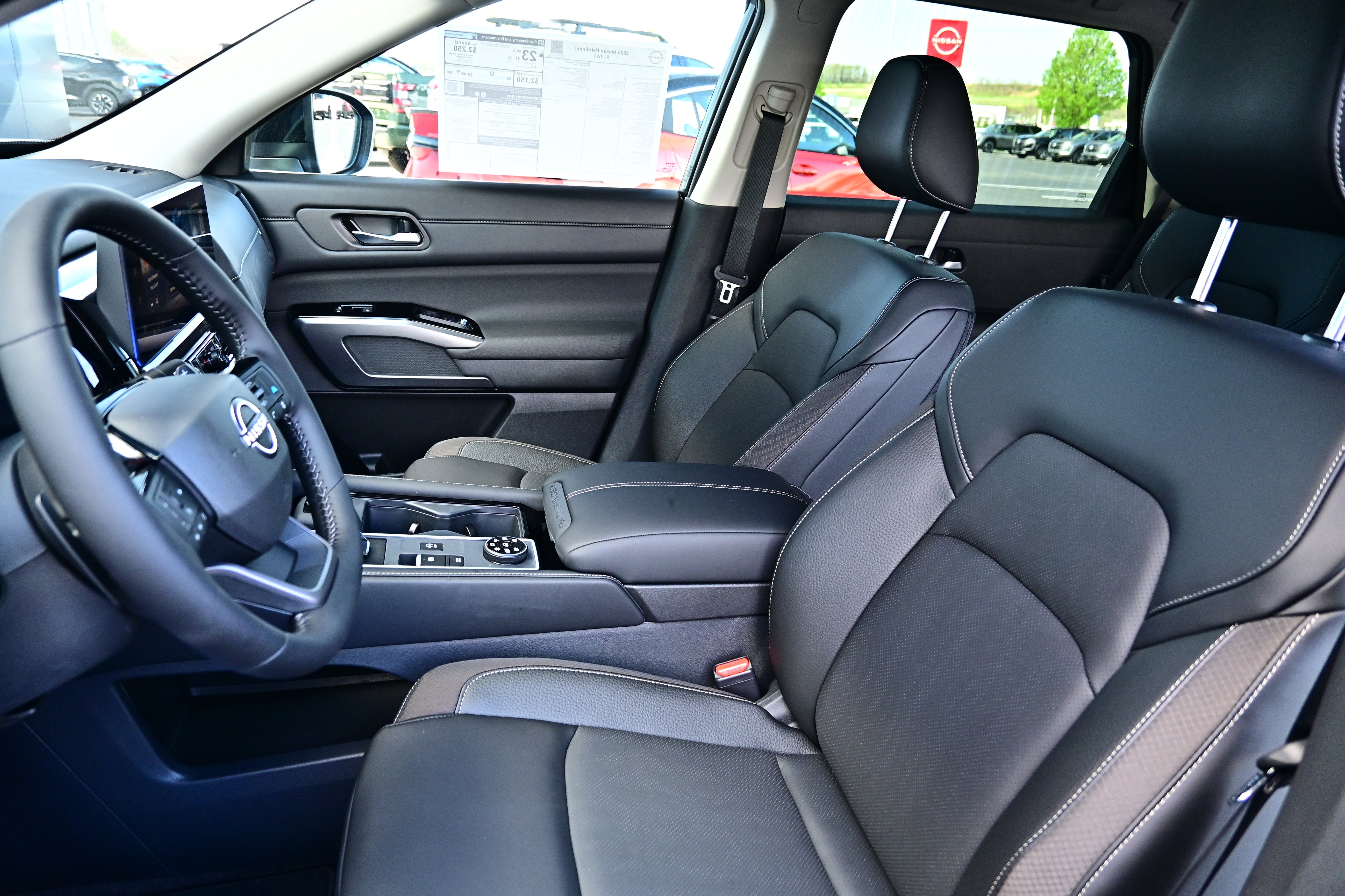 2026 Nissan Pathfinder SL