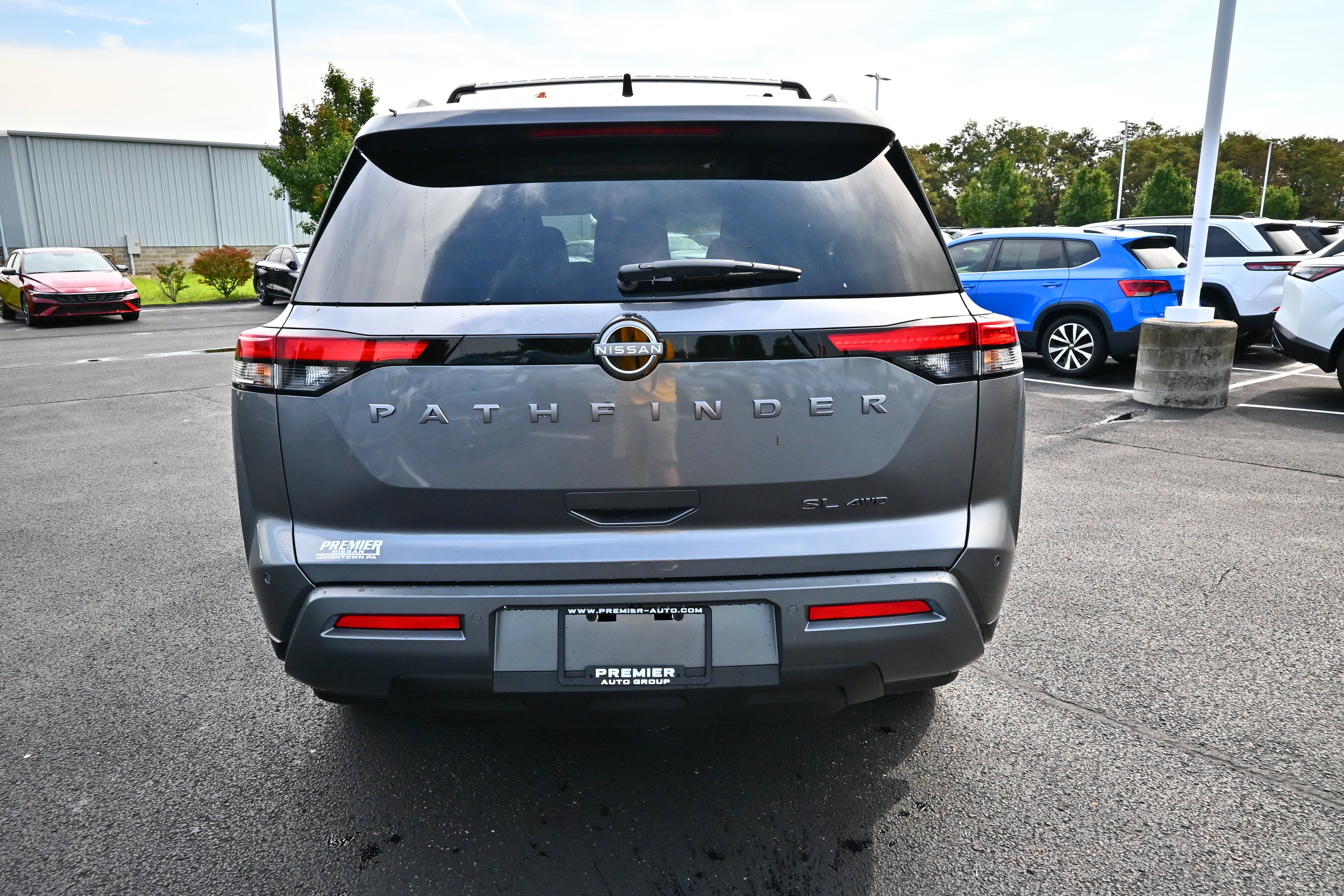 2026 Nissan Pathfinder SL