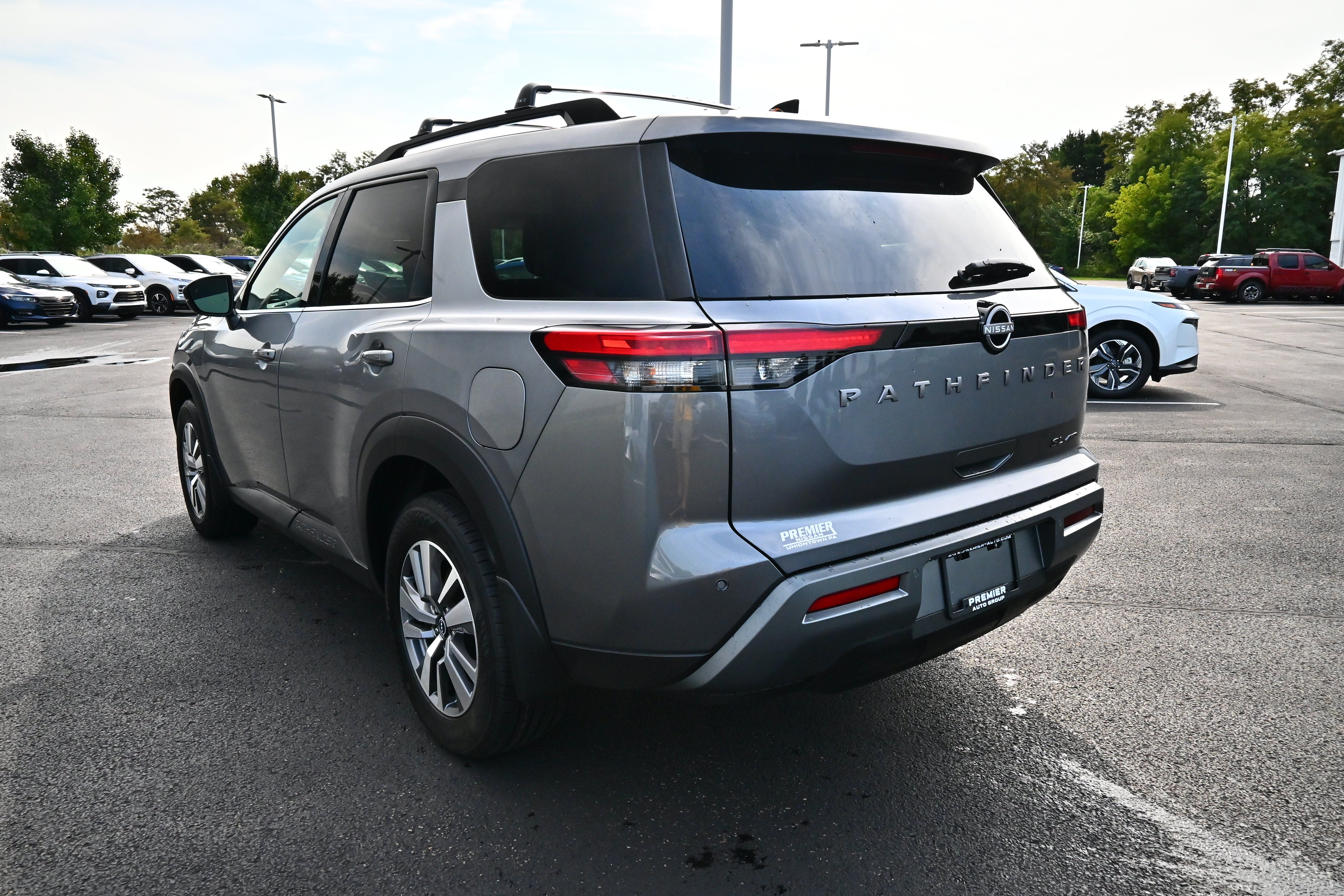 2026 Nissan Pathfinder SL