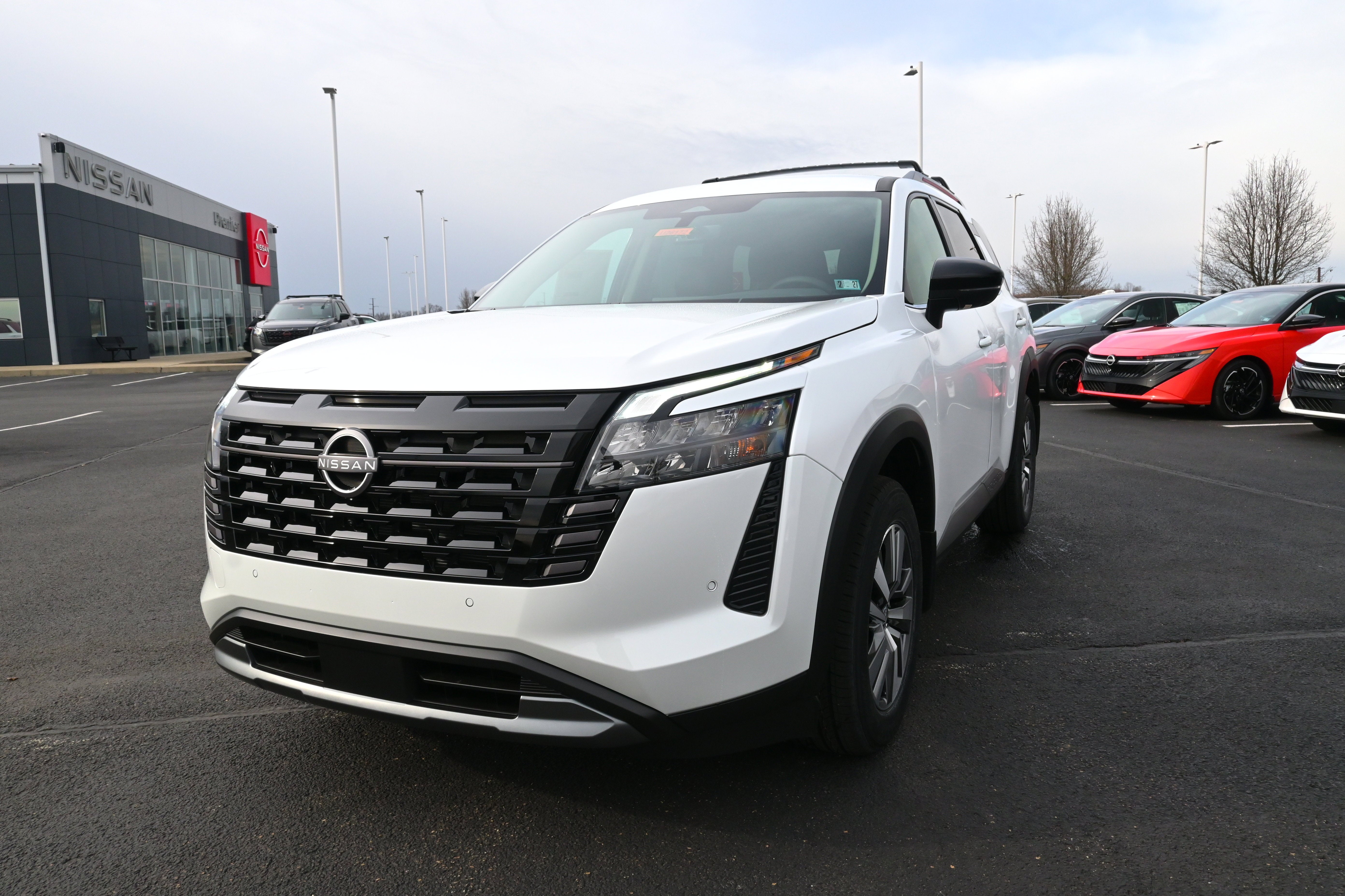 2026 Nissan Pathfinder SL