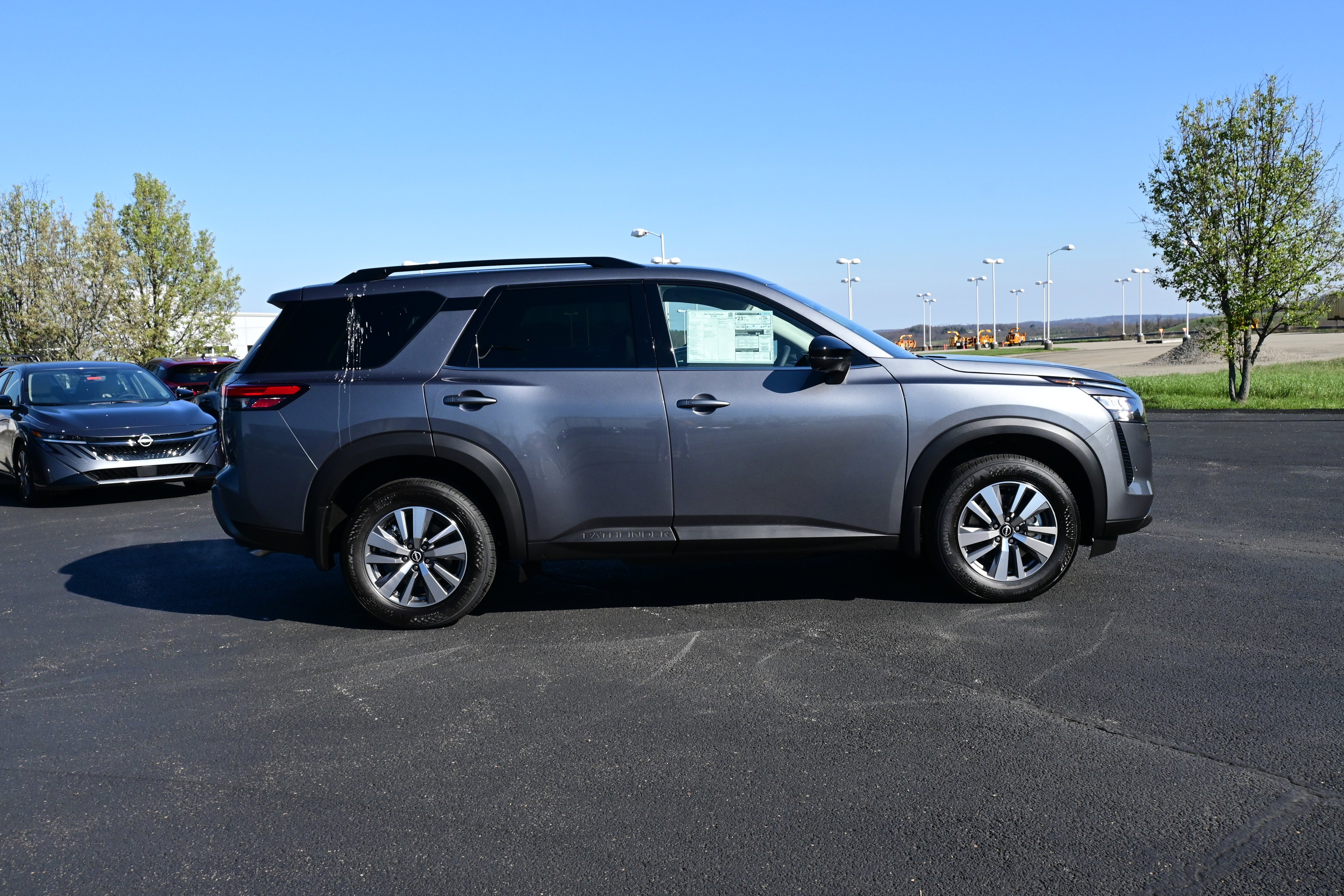 2026 Nissan Pathfinder SL