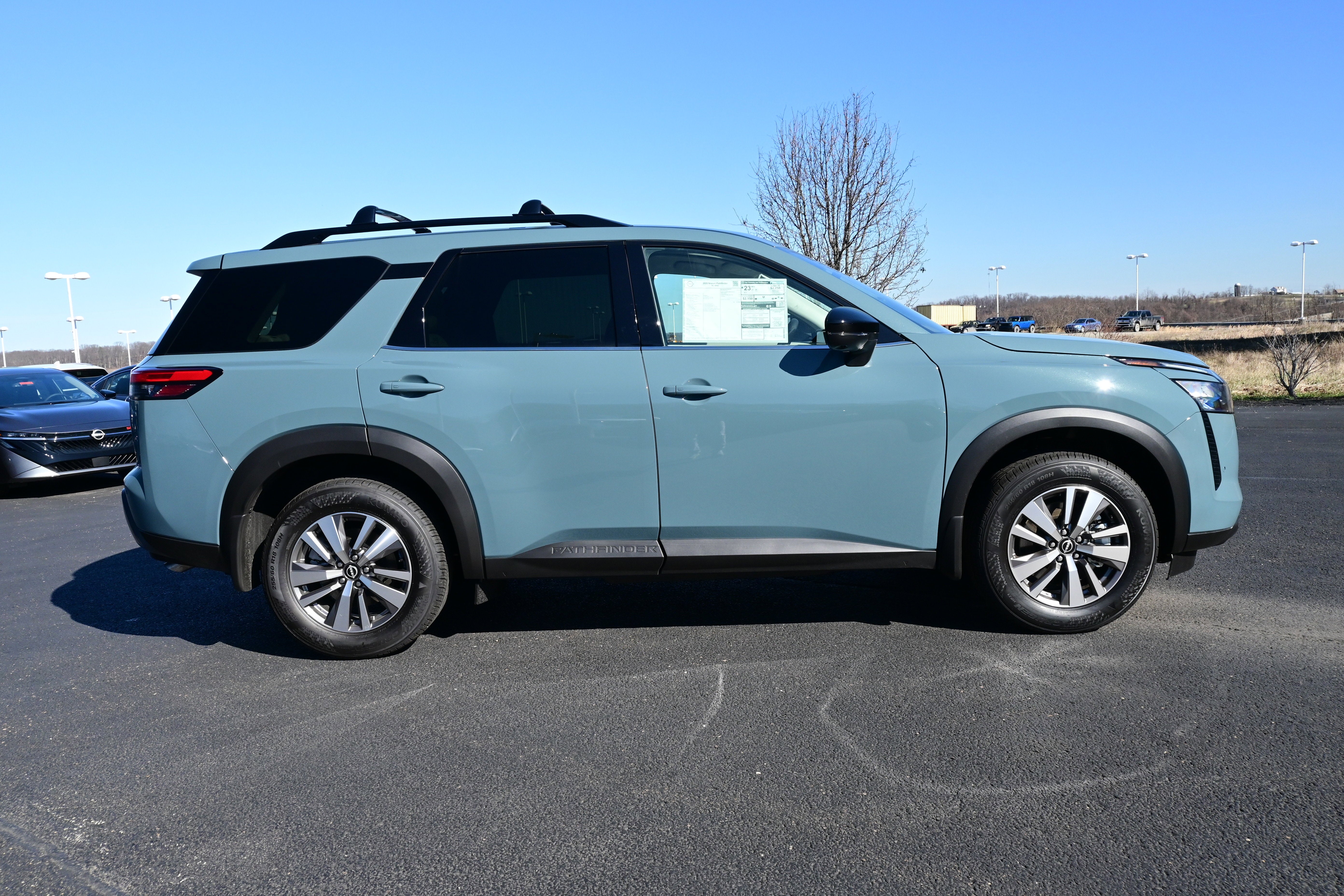 2026 Nissan Pathfinder SL