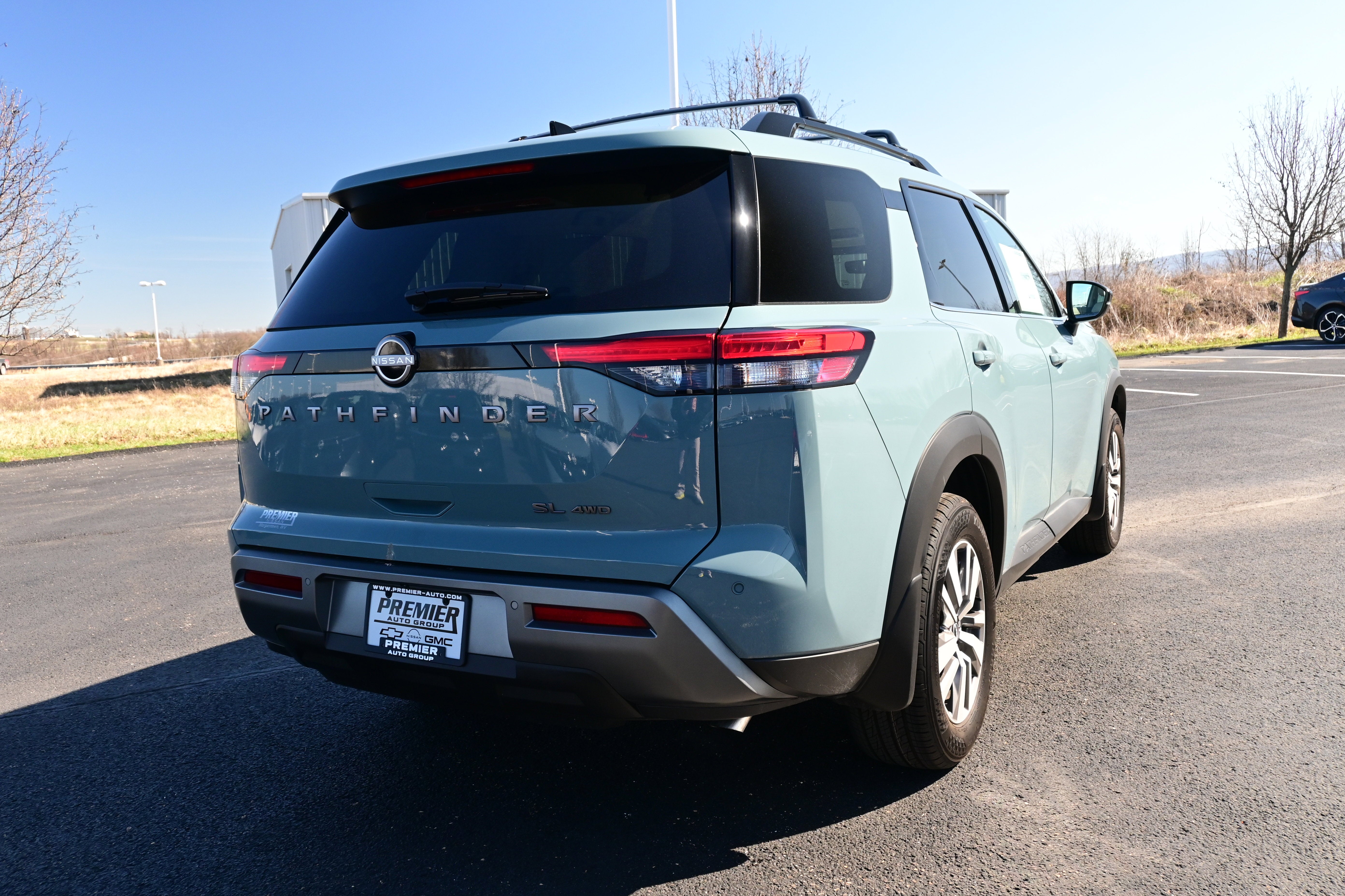 2026 Nissan Pathfinder SL