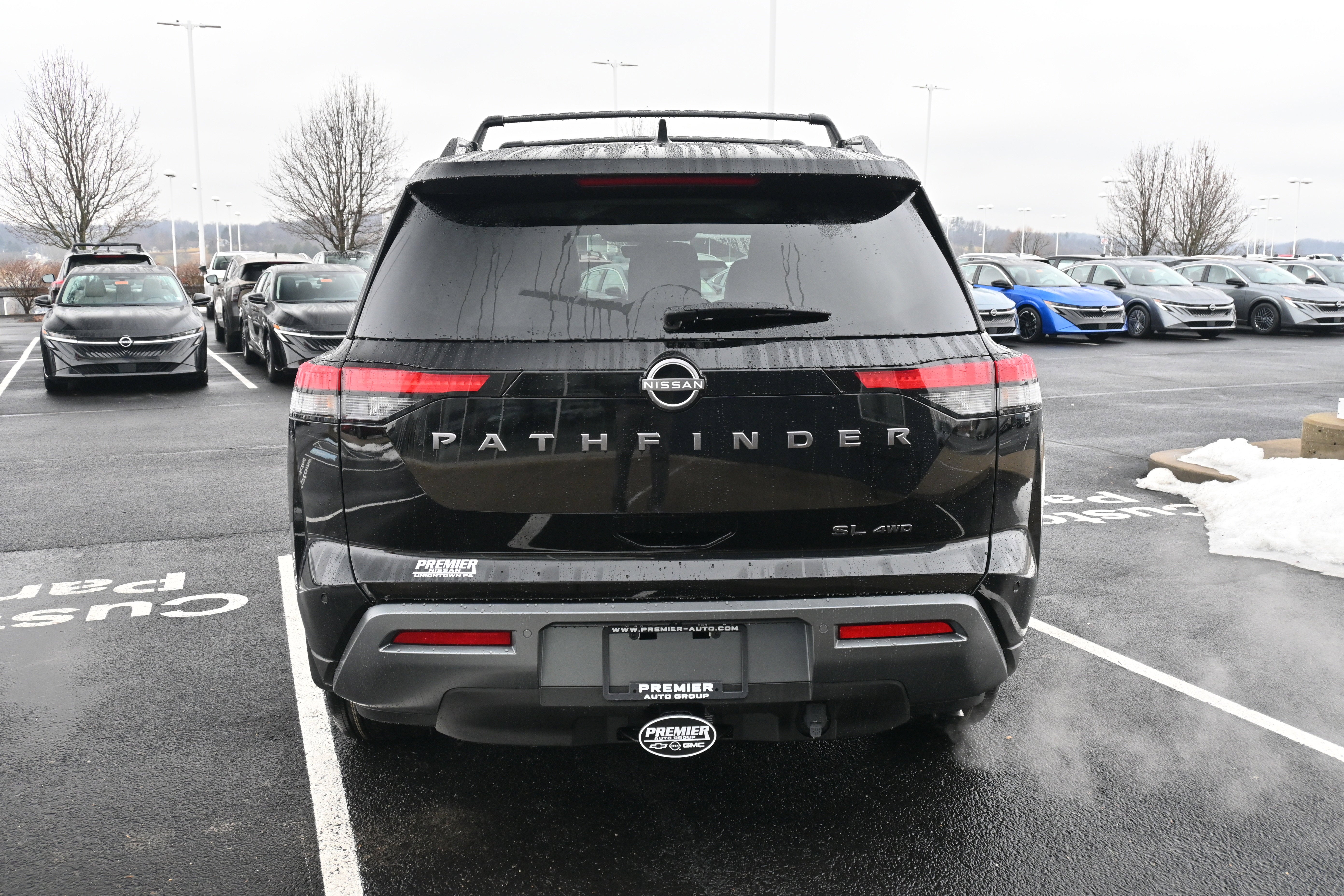 2026 Nissan Pathfinder SL