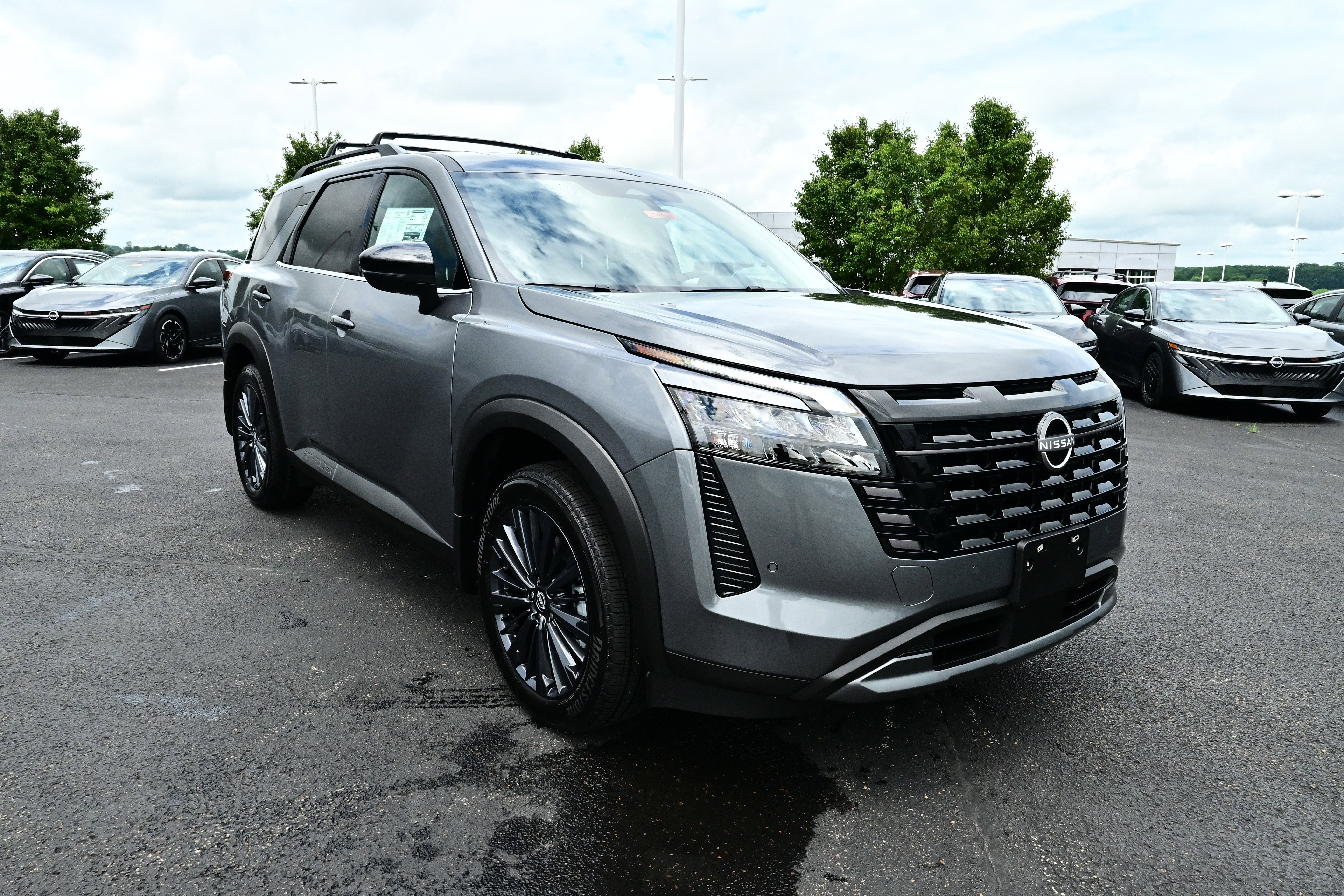 2026 Nissan Pathfinder SL
