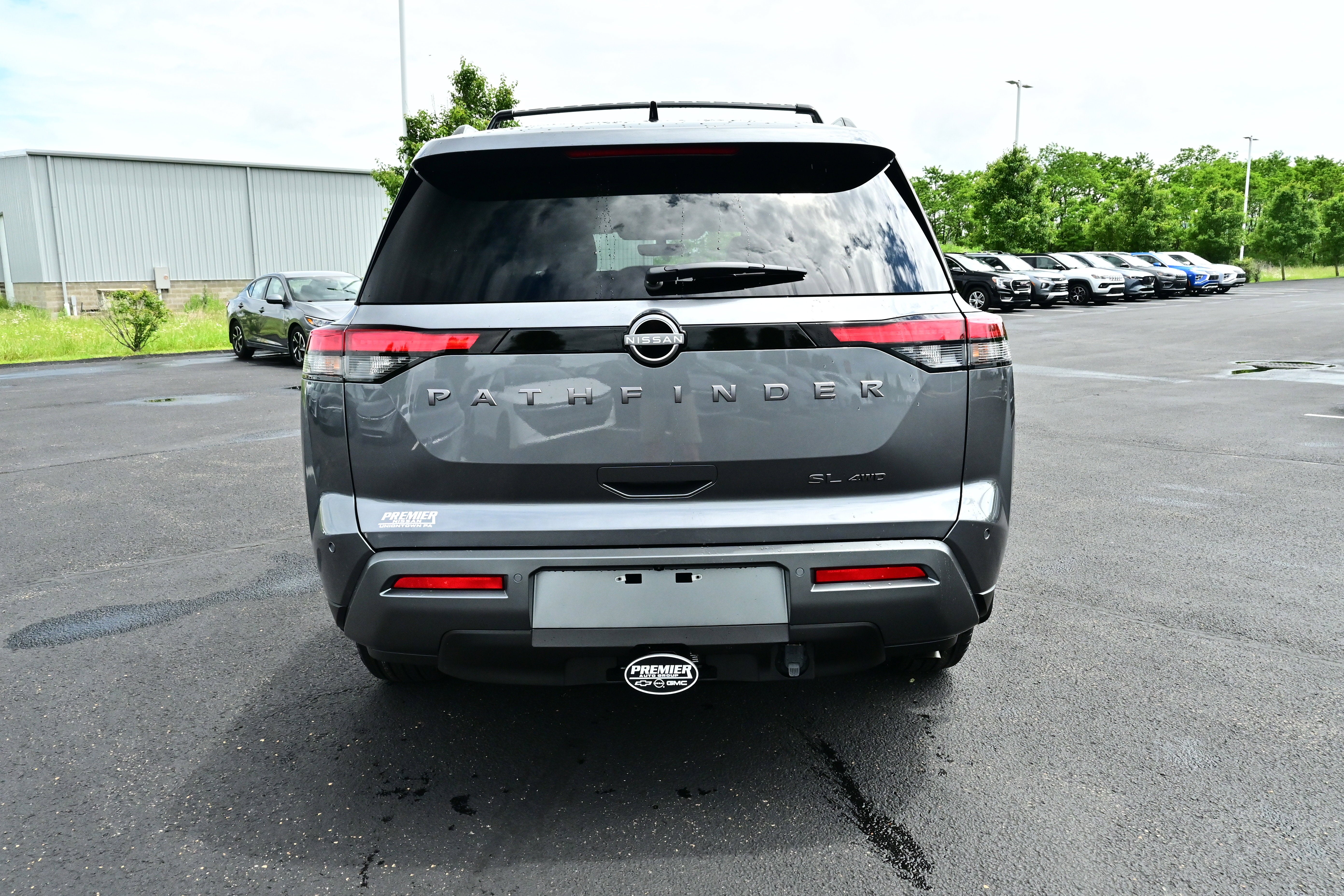 2026 Nissan Pathfinder SL