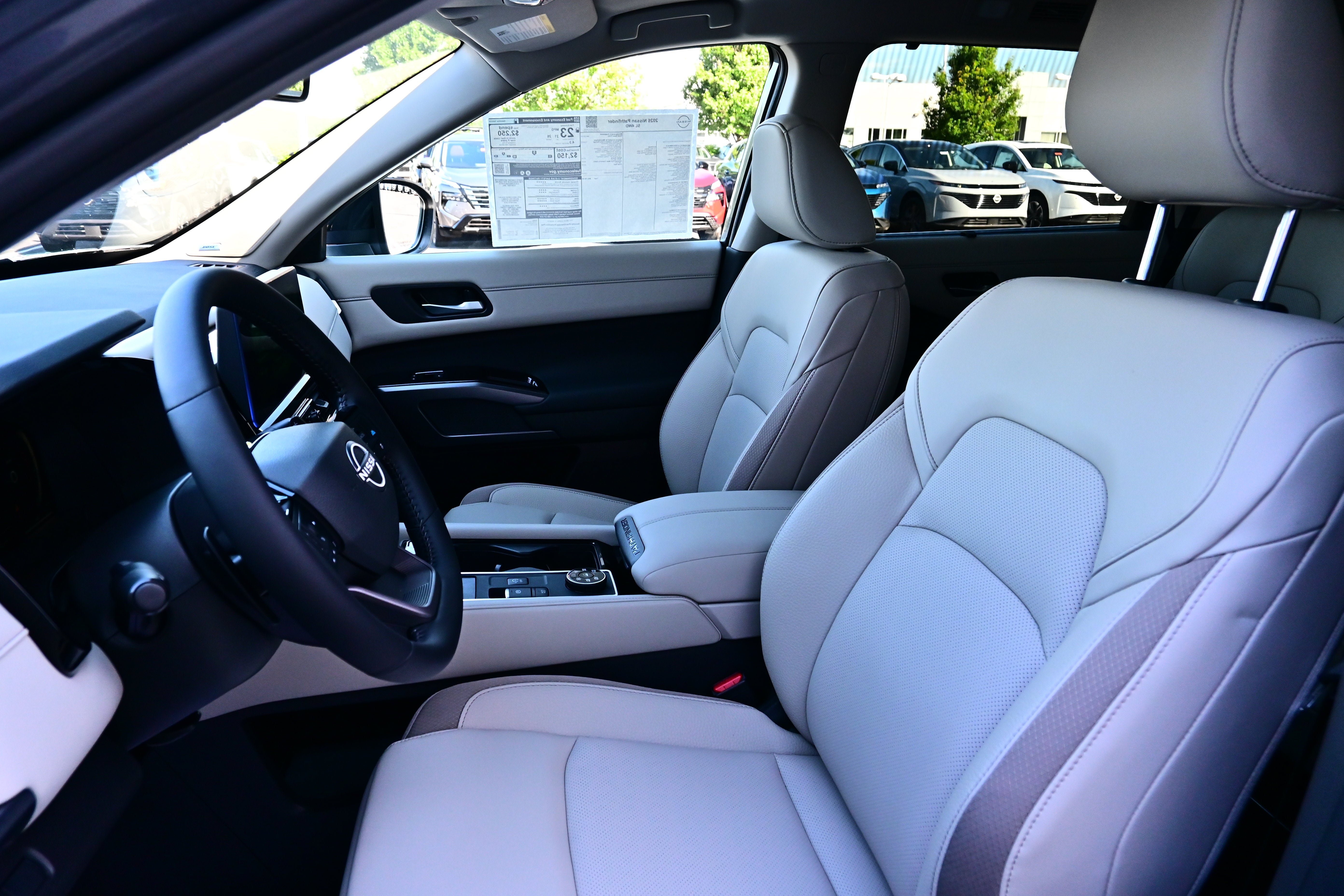 2026 Nissan Pathfinder SL