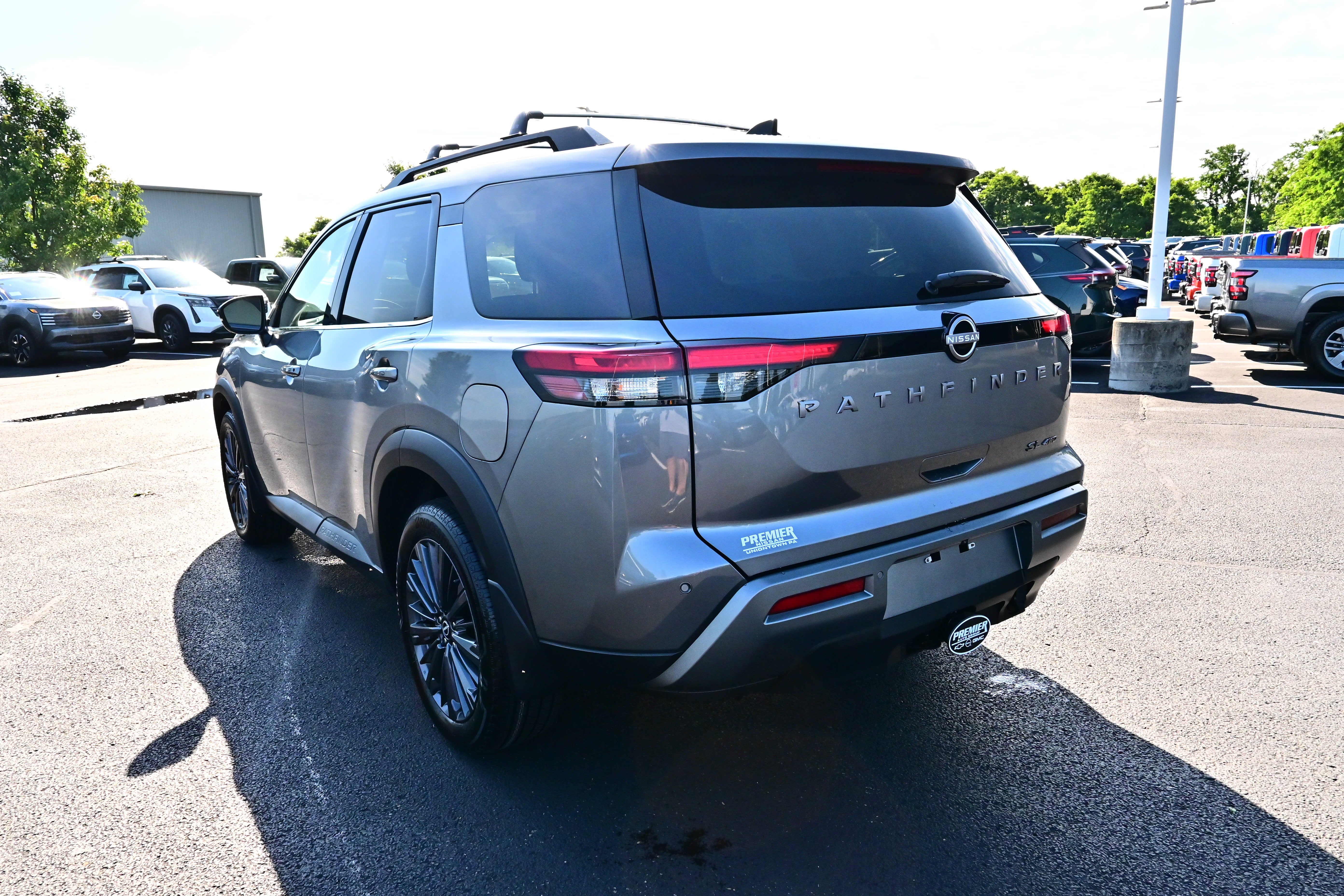 2026 Nissan Pathfinder SL