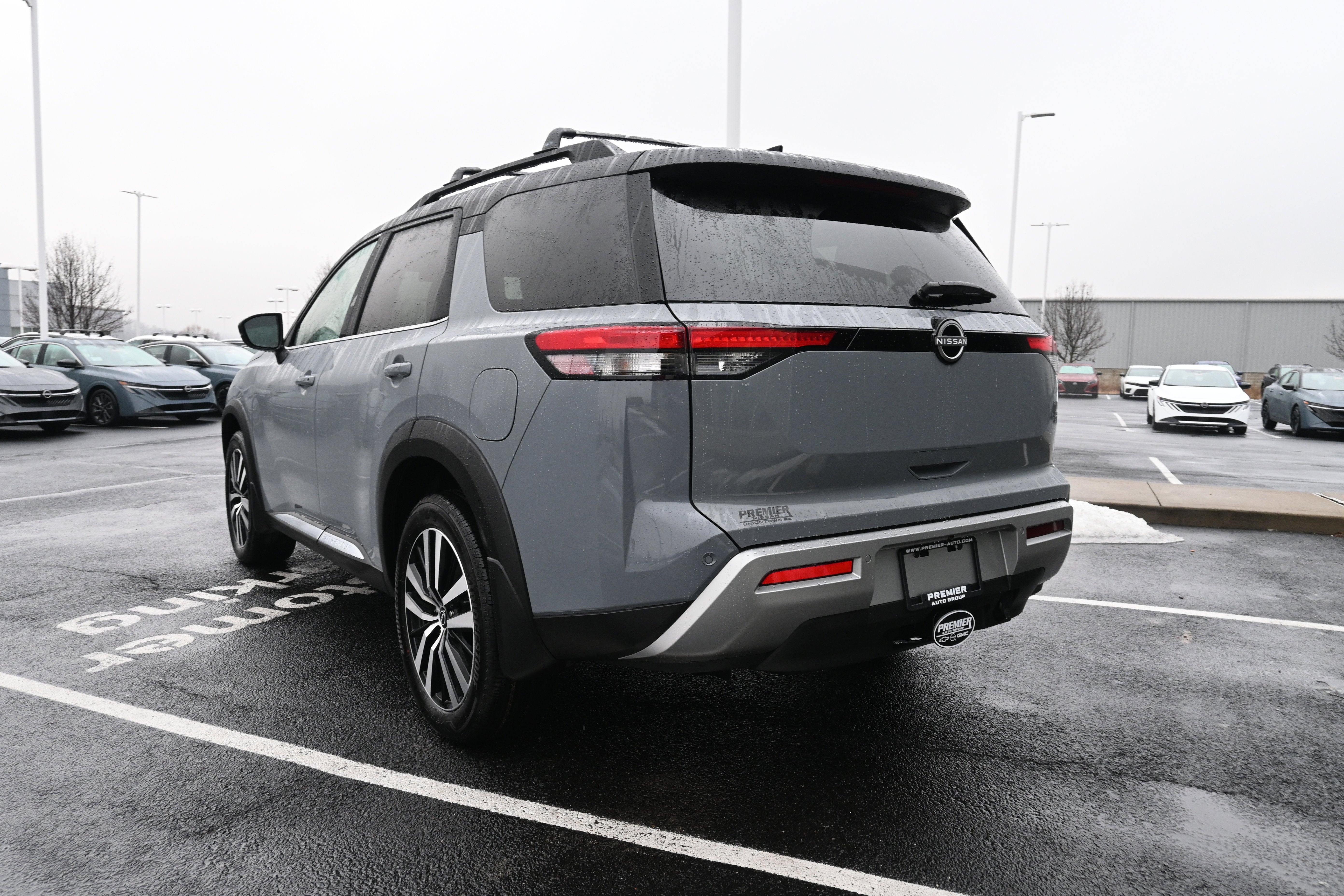 2025 Nissan Pathfinder Platinum