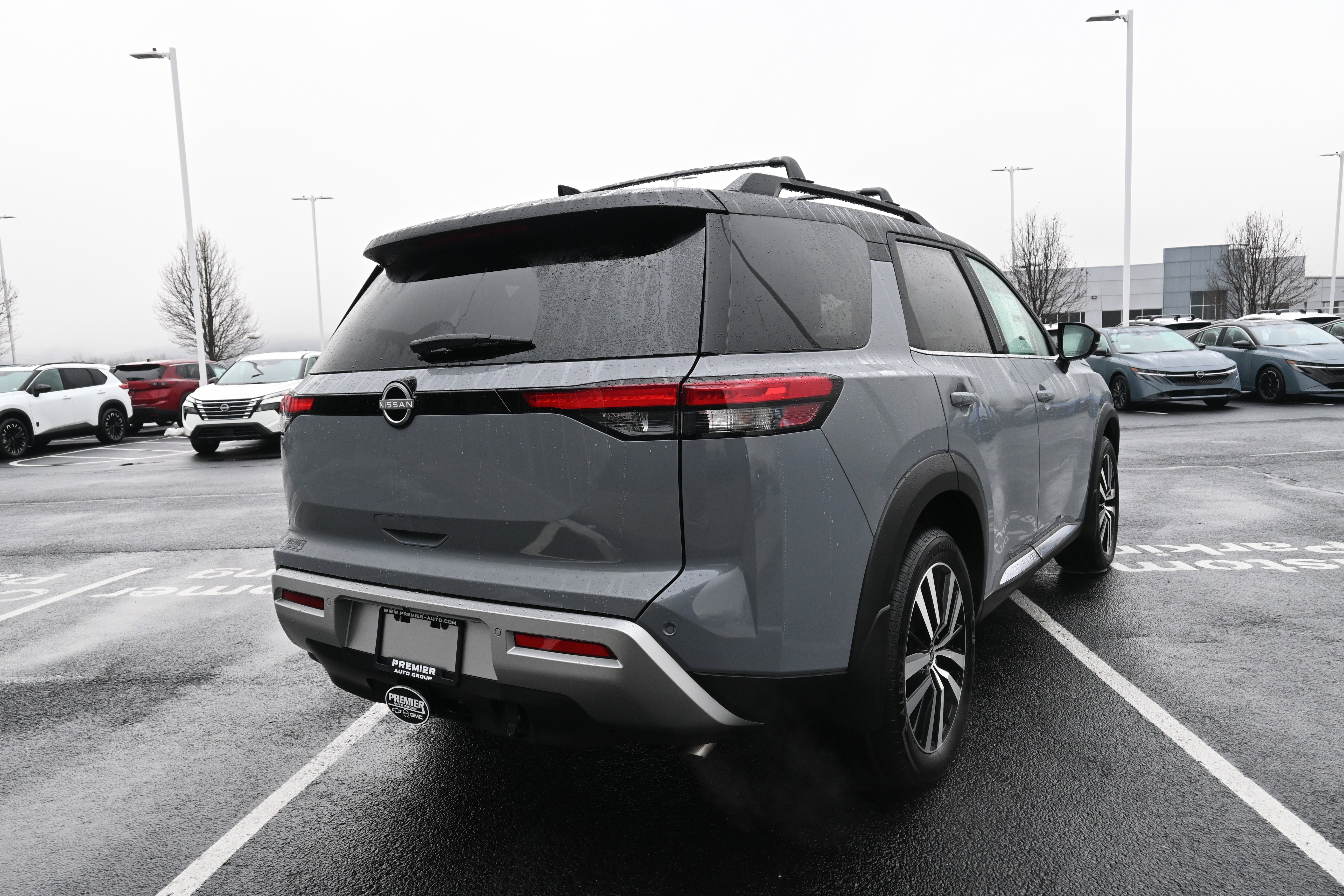 2025 Nissan Pathfinder Platinum