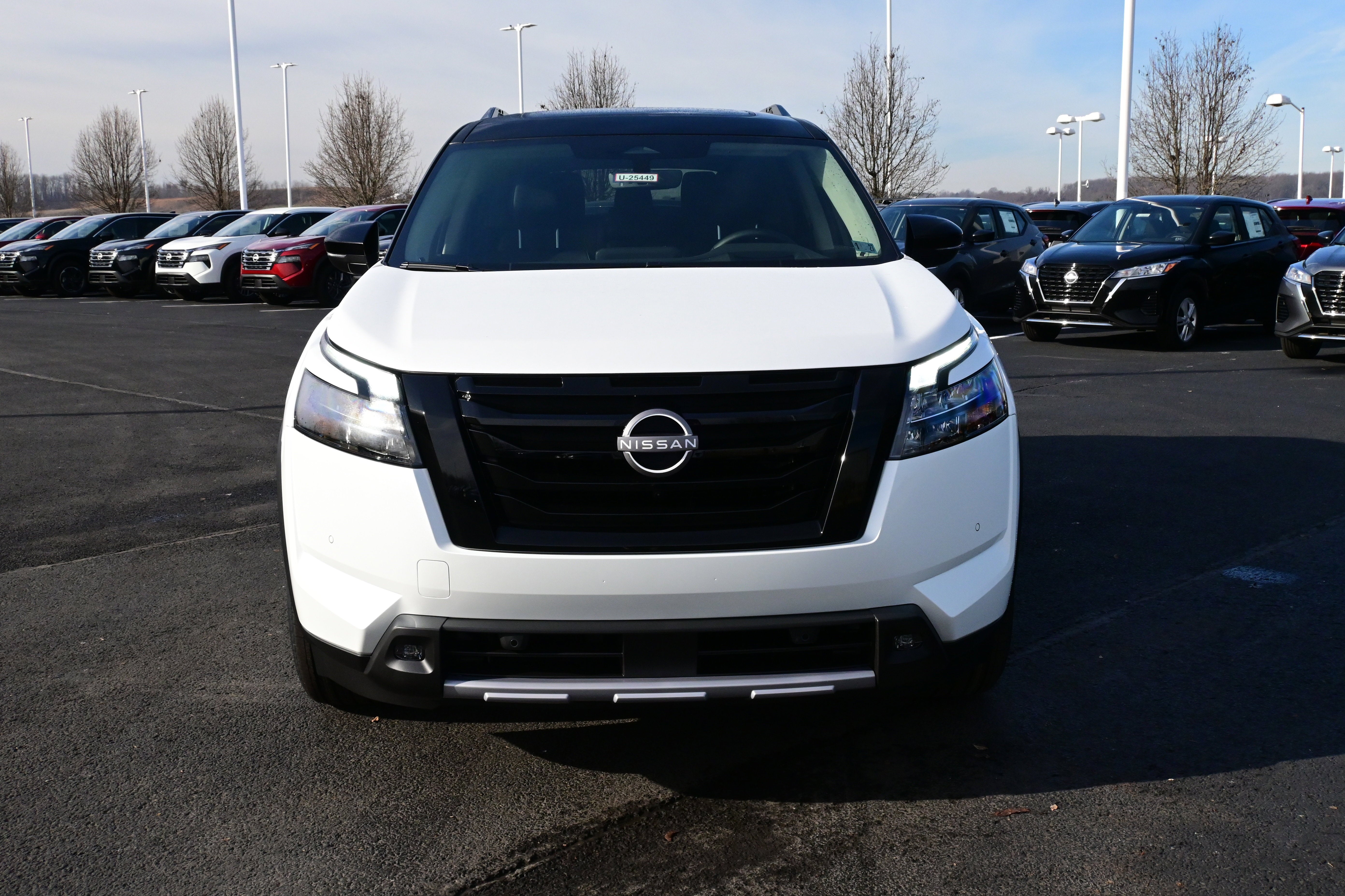 2025 Nissan Pathfinder Platinum