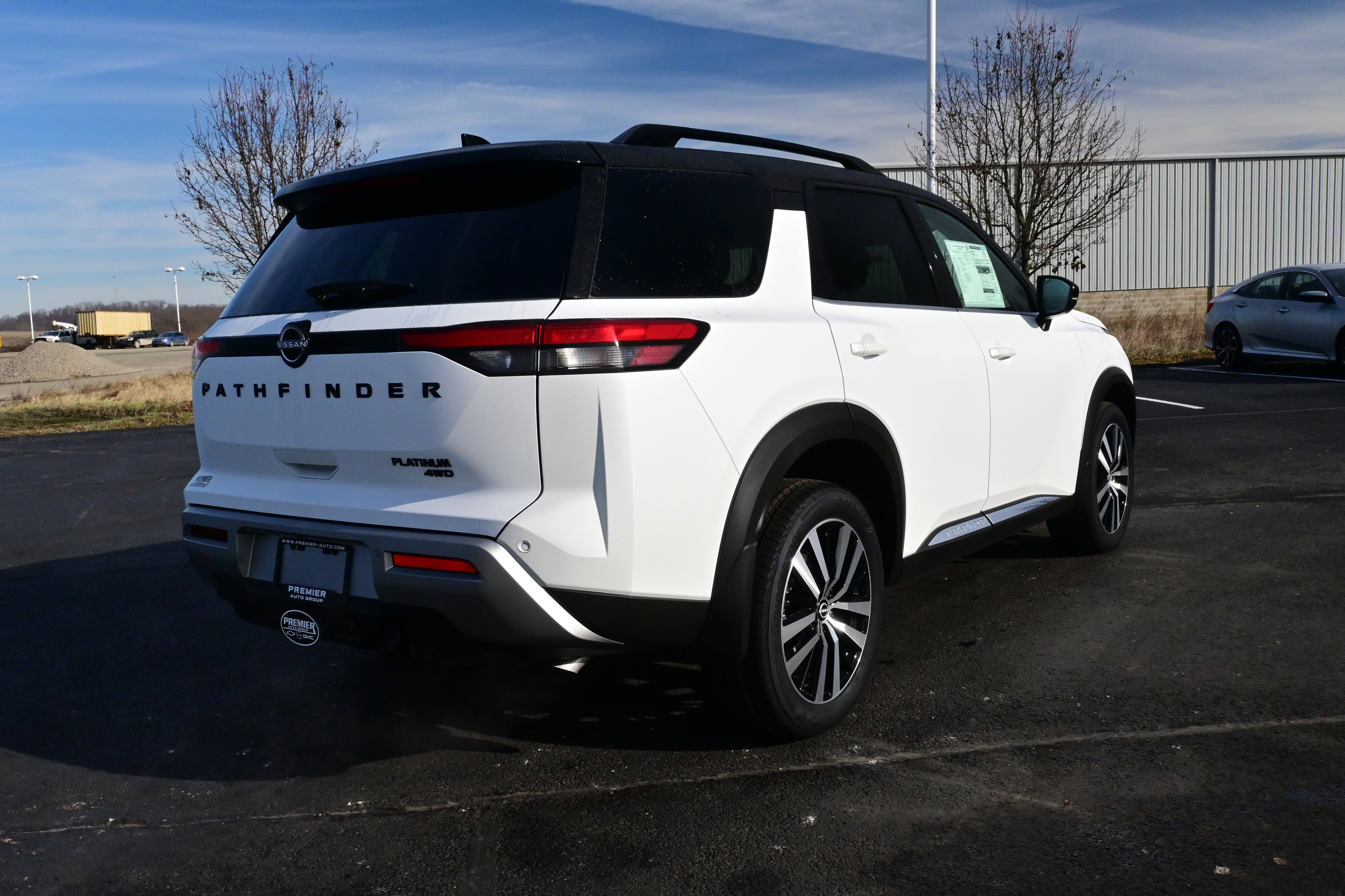 2025 Nissan Pathfinder Platinum