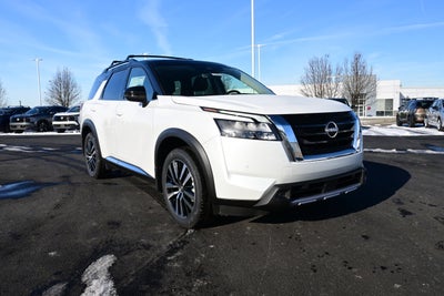 2025 Nissan Pathfinder Platinum