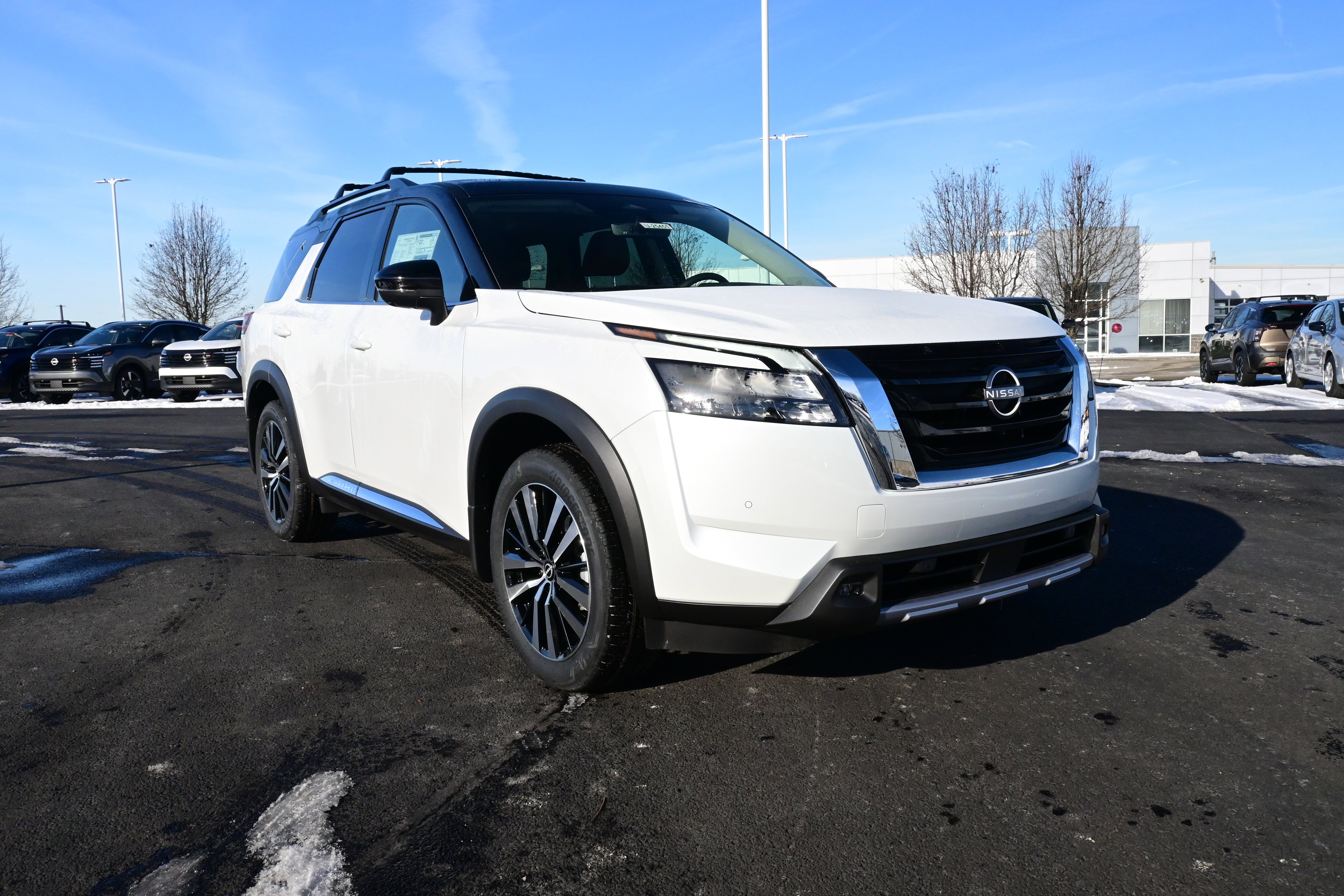 2025 Nissan Pathfinder Platinum