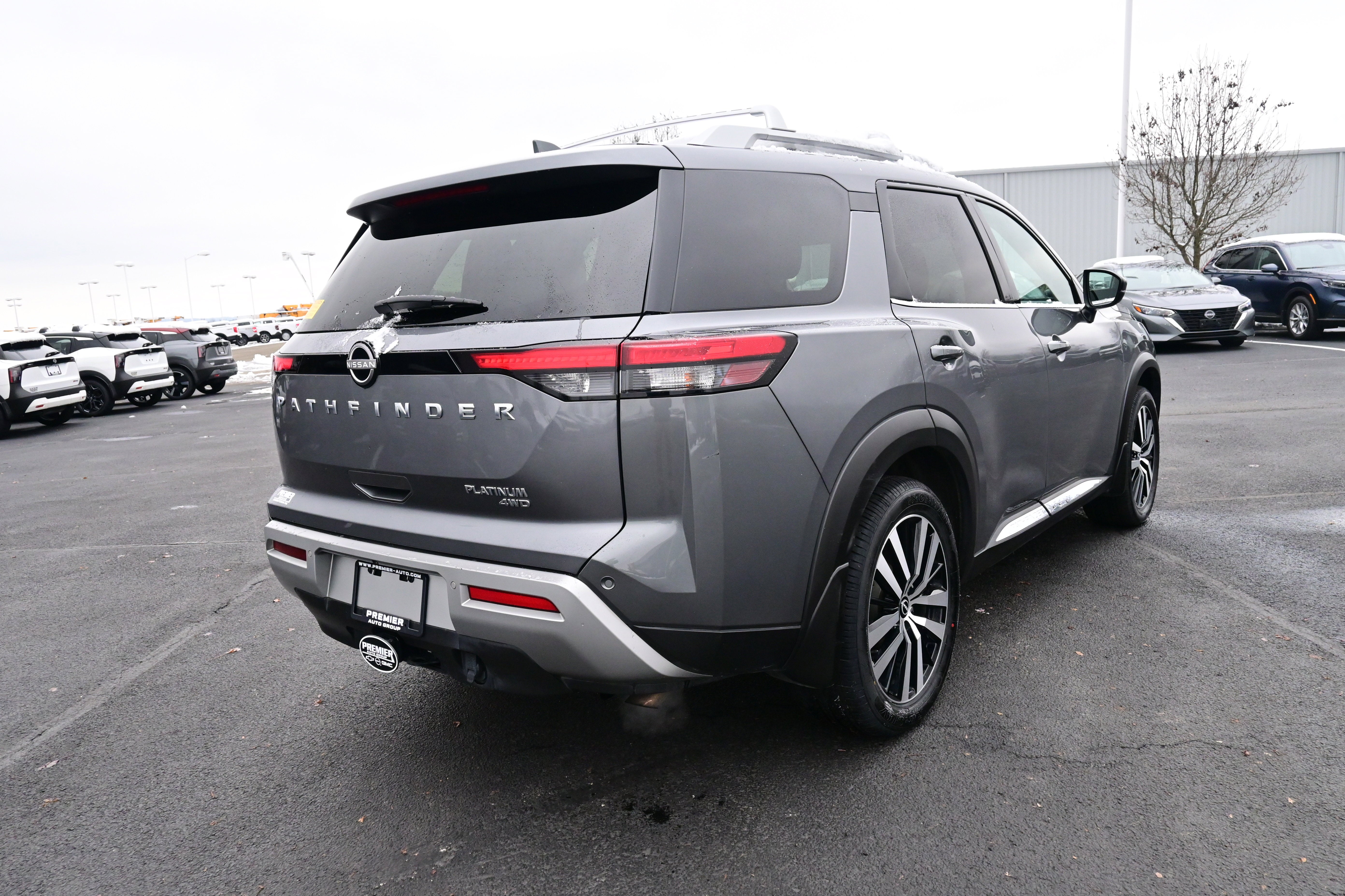 2023 Nissan Pathfinder Platinum