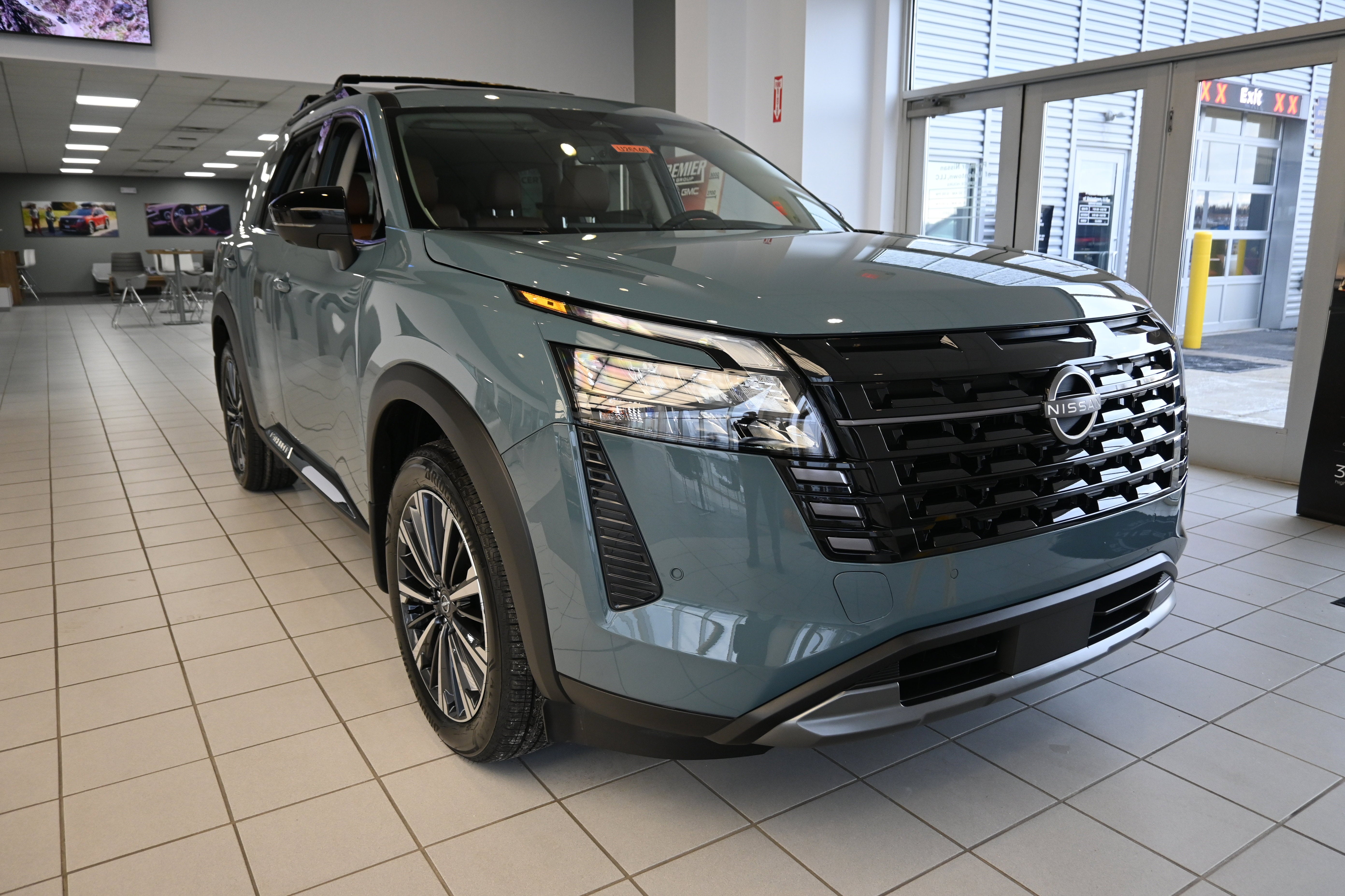 2026 Nissan Pathfinder Platinum