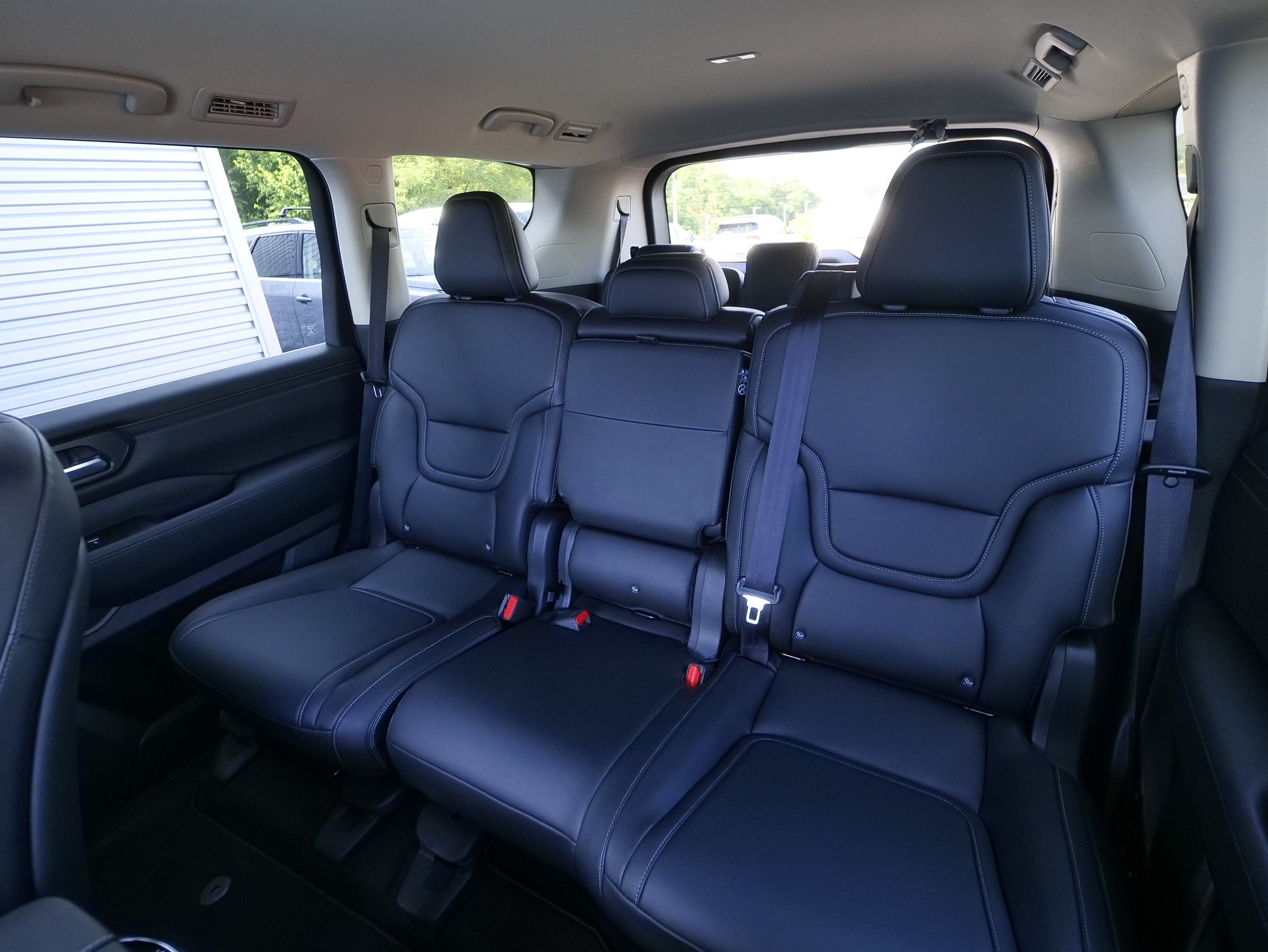 2026 Nissan Armada SV