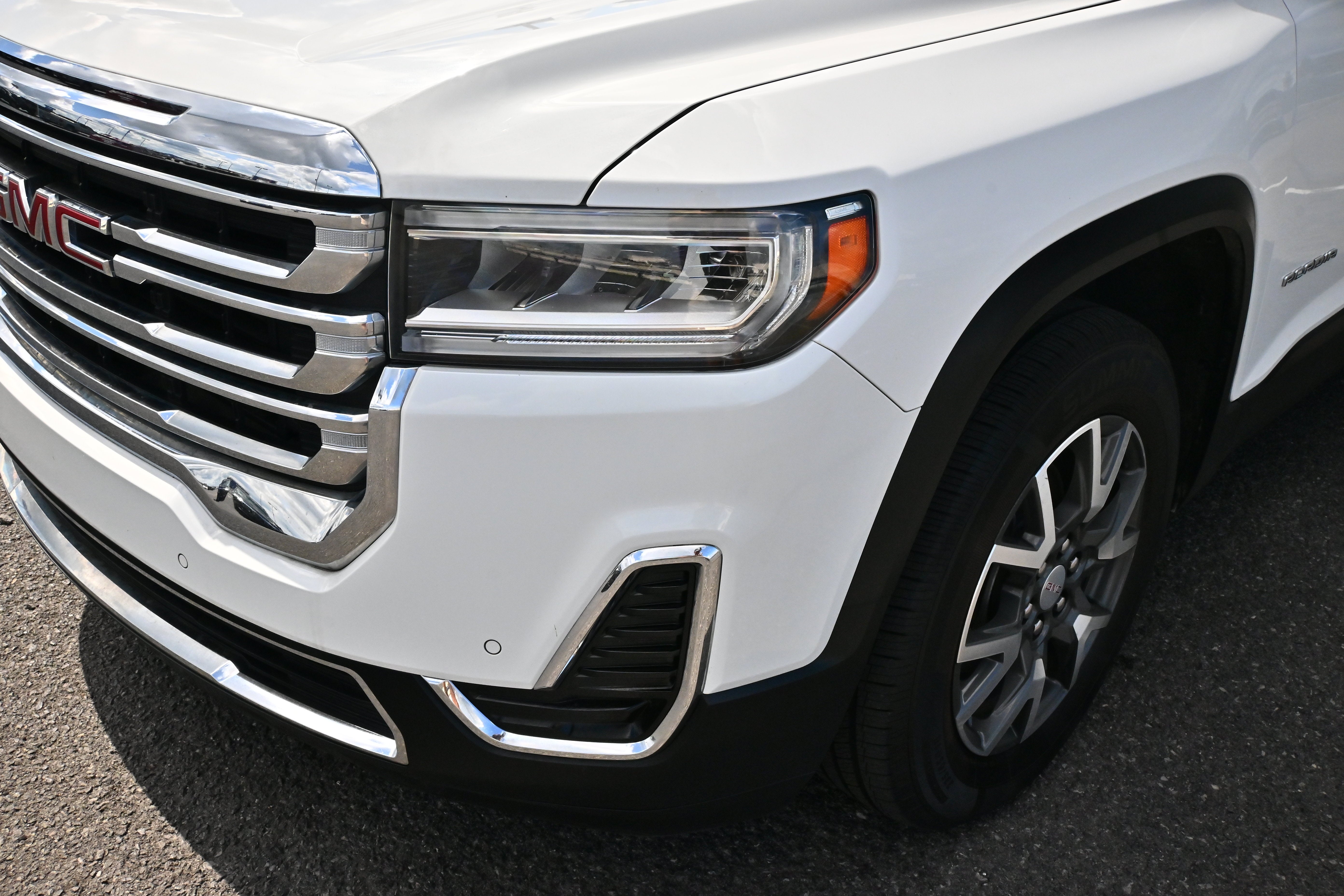 2022 GMC Acadia SLE