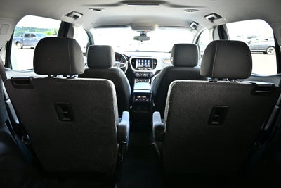 2022 GMC Acadia SLE